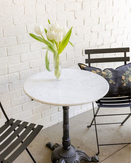 Is that a champagne flute as a vase? Yes, yes it is!
Outdoor bistro furniture


#LTKhome