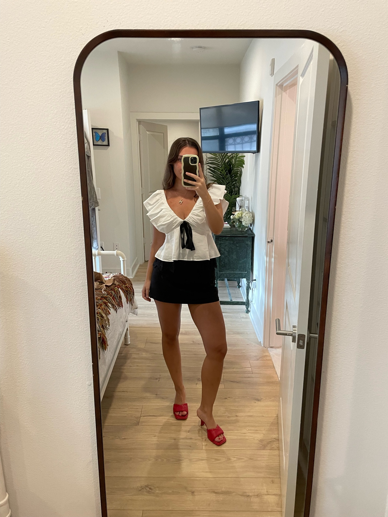 Out on the town look. 
top - xs. Nuuly & sold out linked similar 
bottoms - small 

#LTKstyletip #LTKshoecrush #LTKfindsunder100