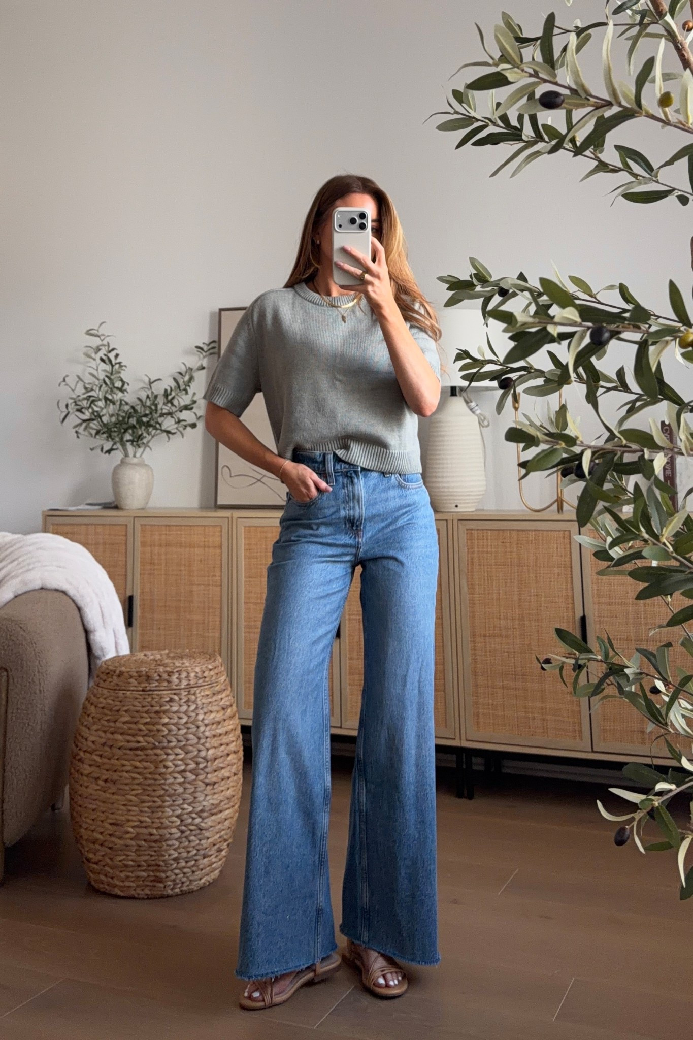 top: xs // jeans: 24 short (i’m 5’3)