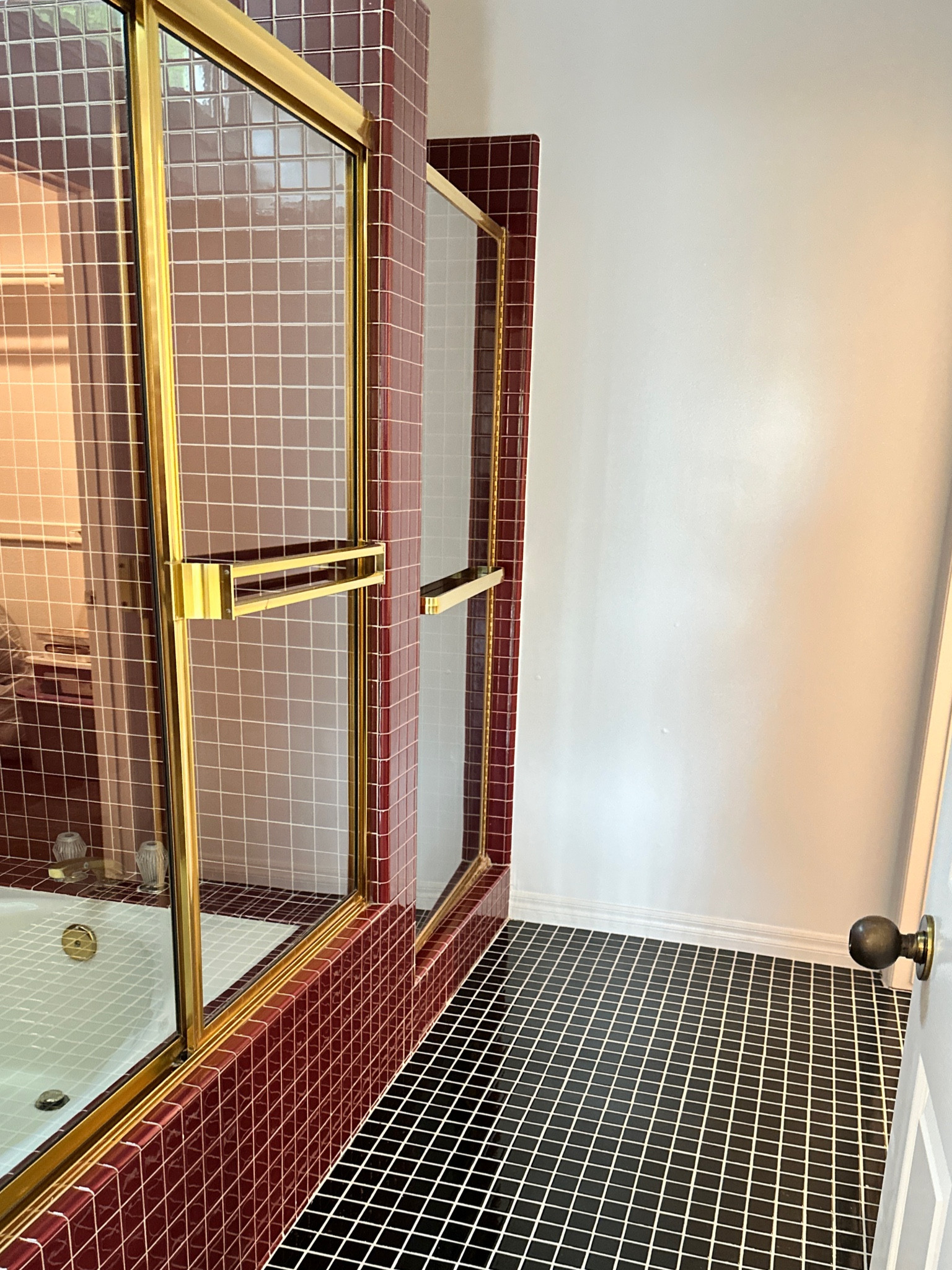The bathroom of my dreams ✨

Black tile, gold accents, tile, bathroom time, home finds, bathroom, red tile, vintage bathroom, vintage tile, coquette, home decor, home diy, diy home, home renovation, home Reno

#LTKhome