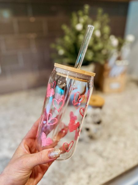 Cutest Valentine’s Day themed glass cups from Amazon

Kitchen finds
Amazon kitchen home finds
Glass cups
Coffee cups
Galentine’s Day



#LTKparties #LTKSeasonal #LTKhome