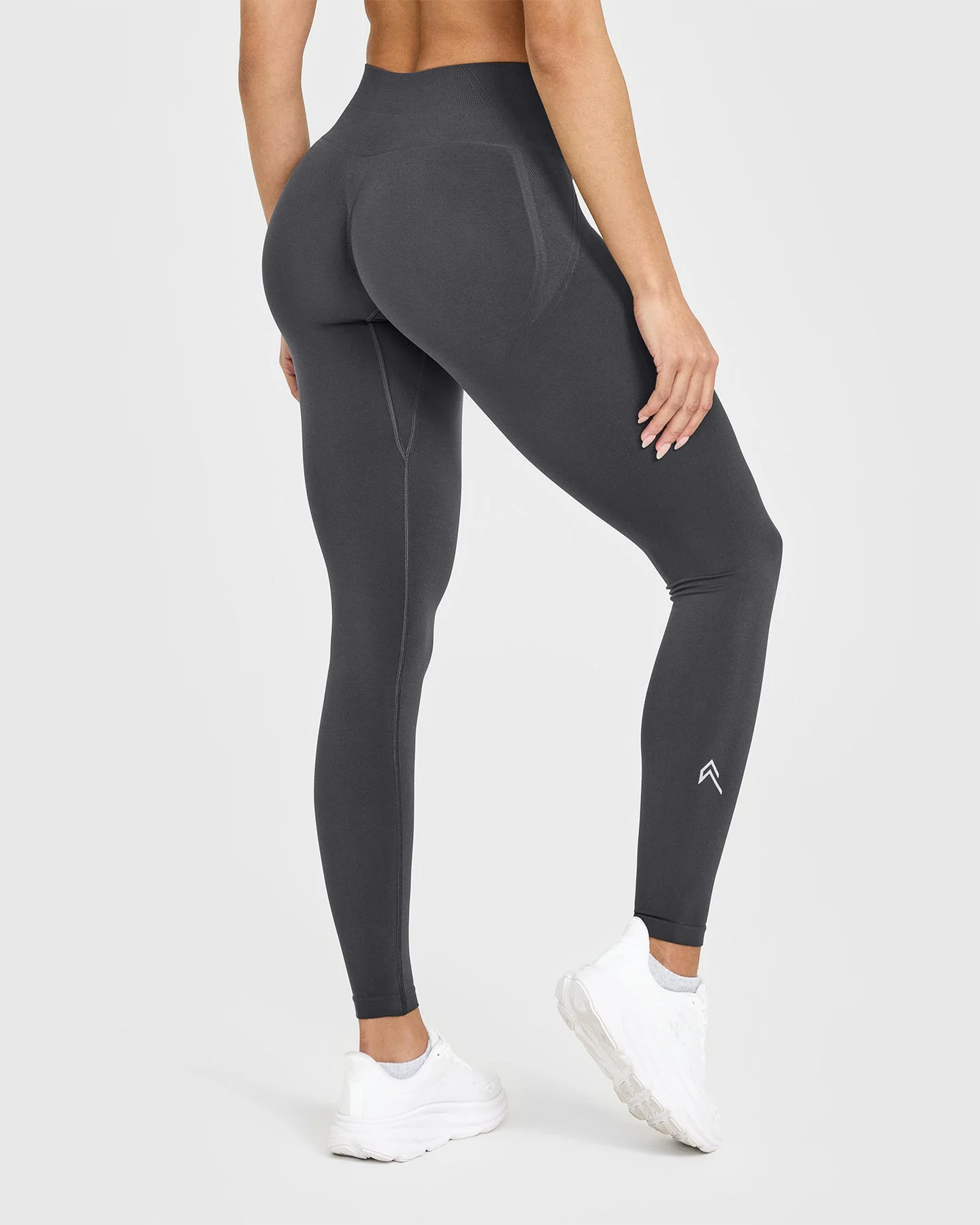 EffortlessLift™ Seamless Leggings with White Logo
Coal | Oner Active (UK / US)