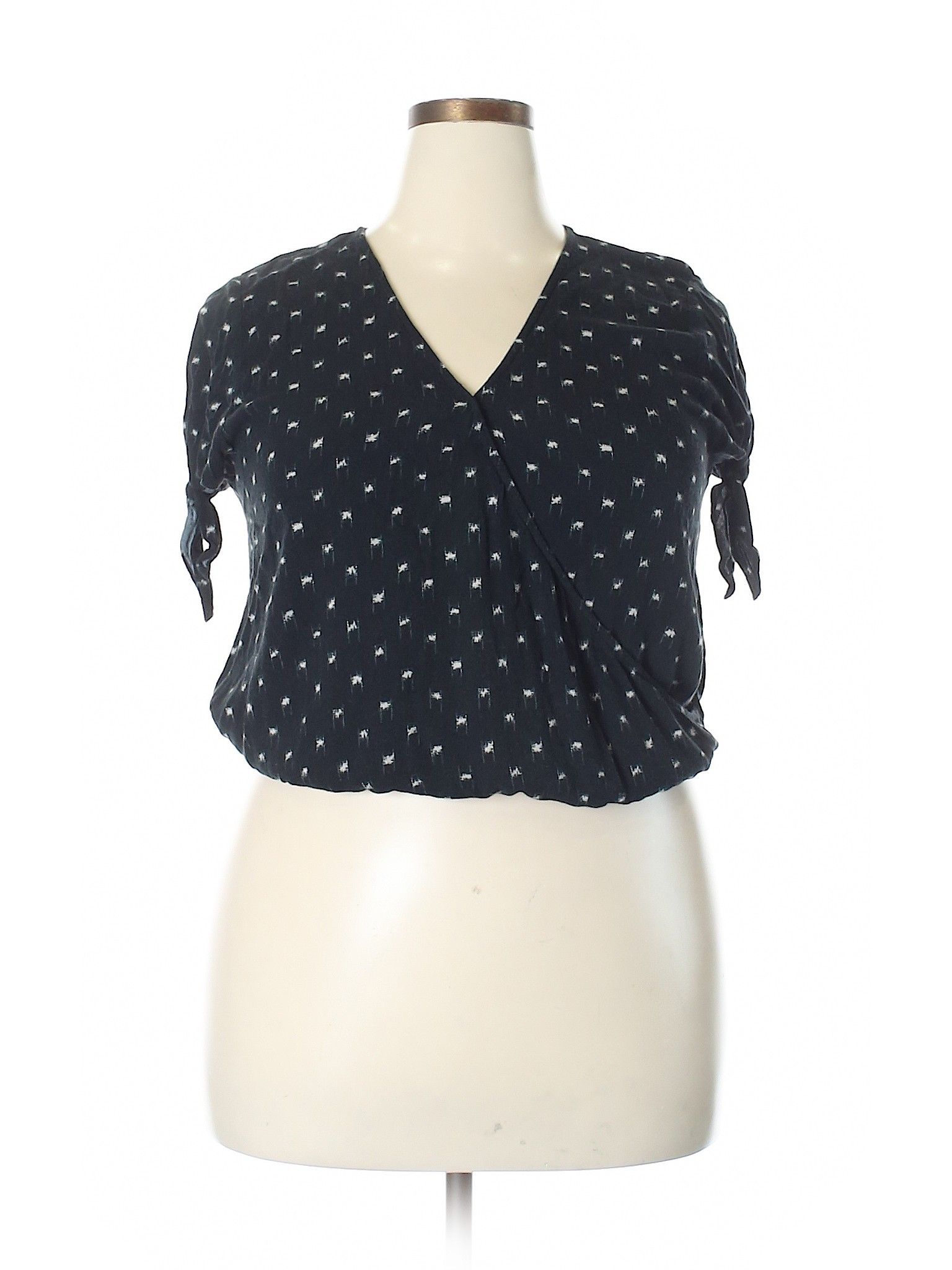 Universal Thread Short Sleeve Blouse Size 12: Black Women's Tops - 41070252 | thredUP
