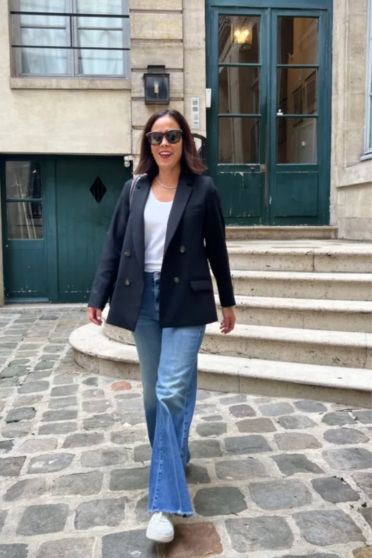 Classic Outfit
Sézane Christie Blazer/wearing size 38
Mother Roller Denim/TTS
Axel Arigato Sneakers/TTS
J.Crew Tank/medium 
Crystal Necklacee