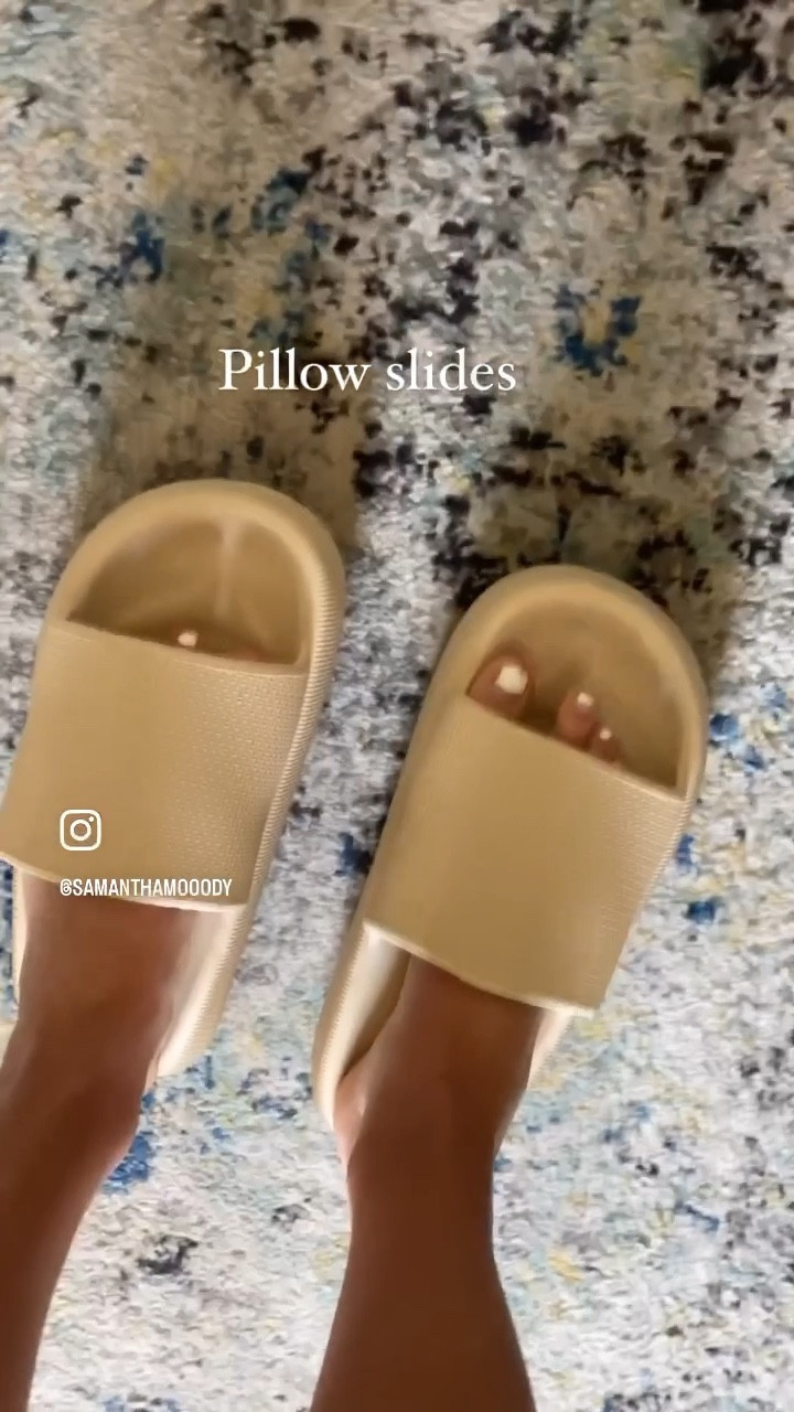Pillow slides, 33% off 

#LTKshoecrush #LTKsalealert #LTKstyletip