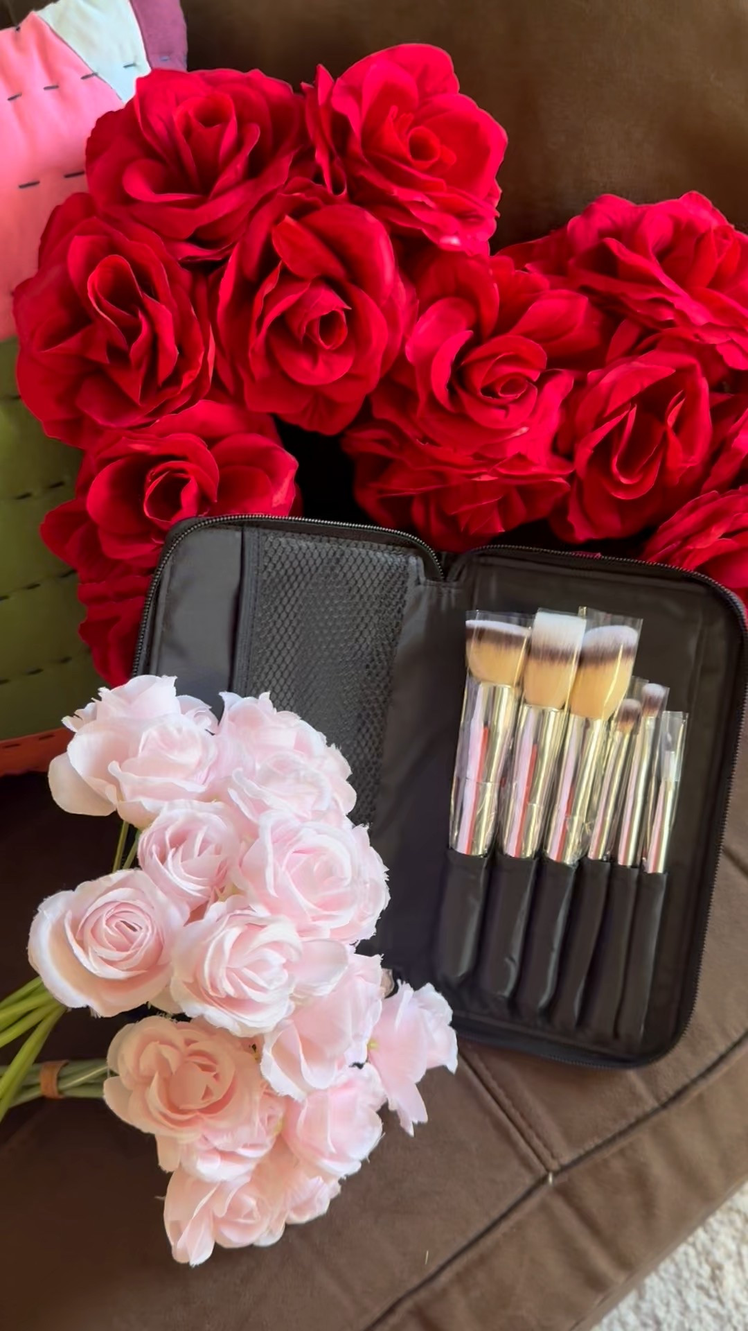✨ A Valentine’s Gift She’ll Actually Love 

A fresh set of makeup brushes is one of those gifts that feels personal, practical, and a little luxurious—every single day.

These IT Cosmetics makeup brushes from Ulta are soft, high quality, and perfect for everyday glam. Pair them with flowers or a handwritten note and you’ve got a gift that actually gets used. 💕

Perfect for your partner, your best friend, or a little self-love moment.


💄 Why This Is a Great Gift (LTK Scroll-Friendly)
	•	Soft, high-quality bristles
	•	Great for everyday makeup routines
	•	Easy upgrade she’ll notice immediately
	•	Works for beginners and makeup lovers
	•	A gift that lasts longer than flowers


#LTKselfcare #LTKValentine #LTKBeauty