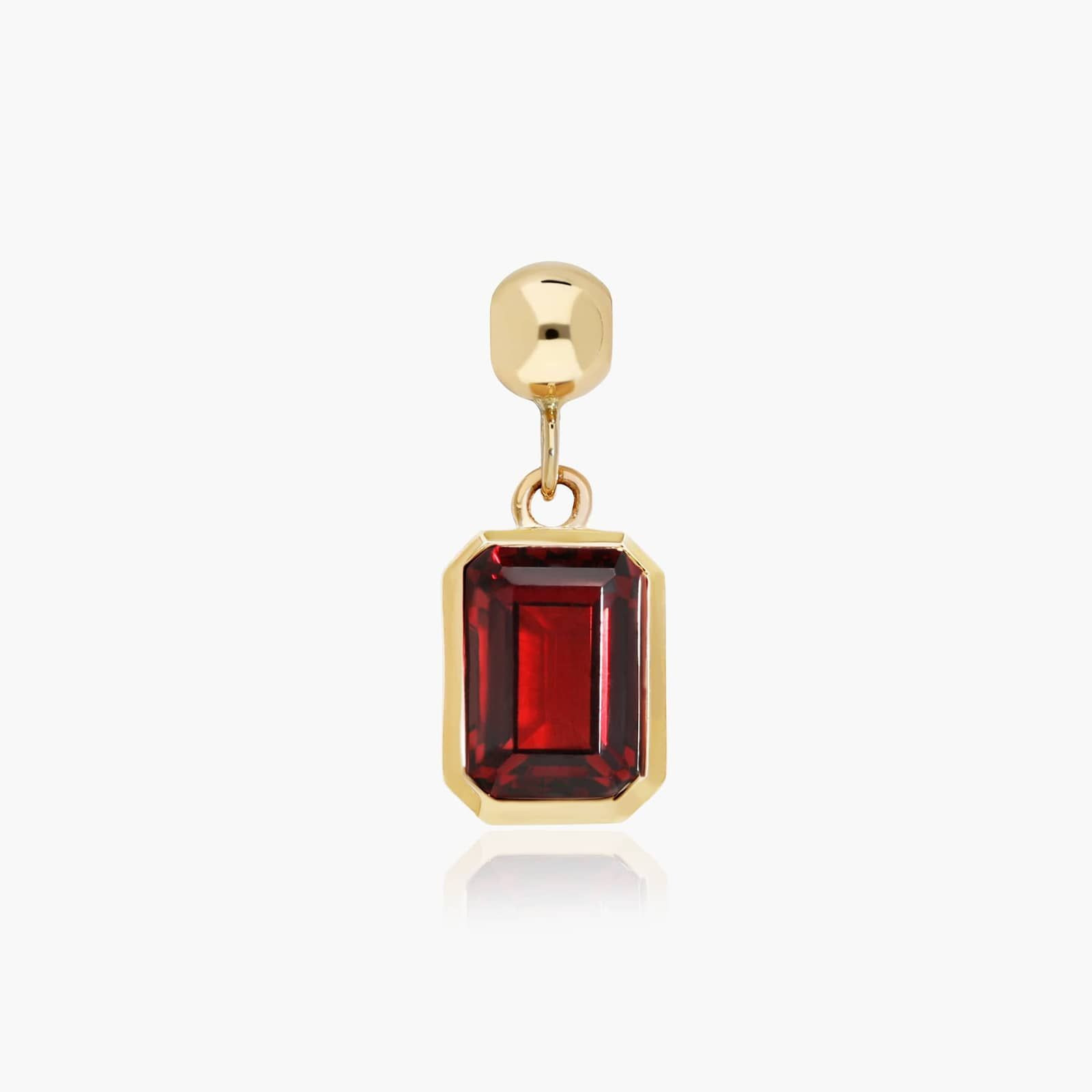 14K Yellow Gold Emerald Cut Bezel Set Garnet Birthstone Charm By James Allen | Blue Nile