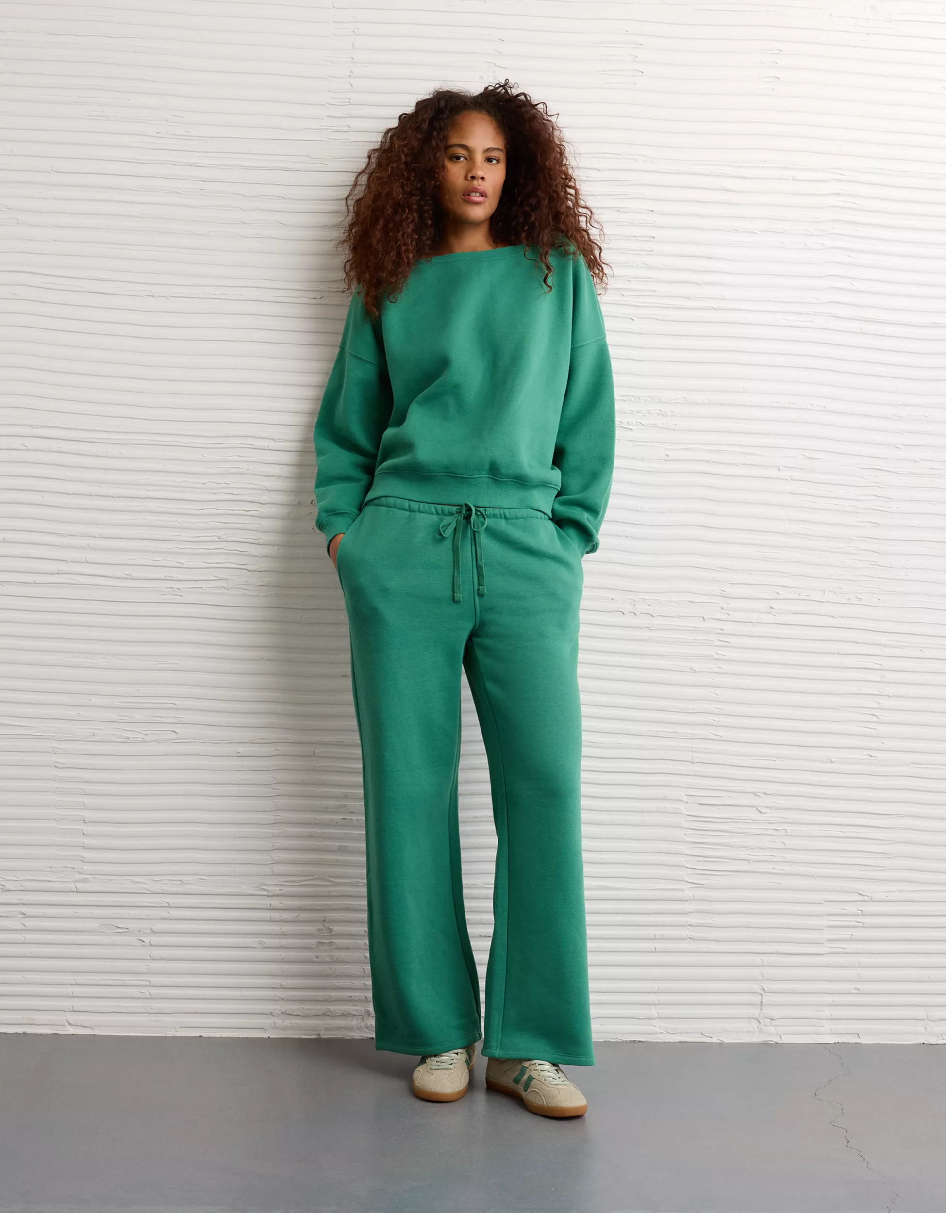 AE Everyday Luxe Straight Sweatpant | American Eagle Outfitters (US & CA)