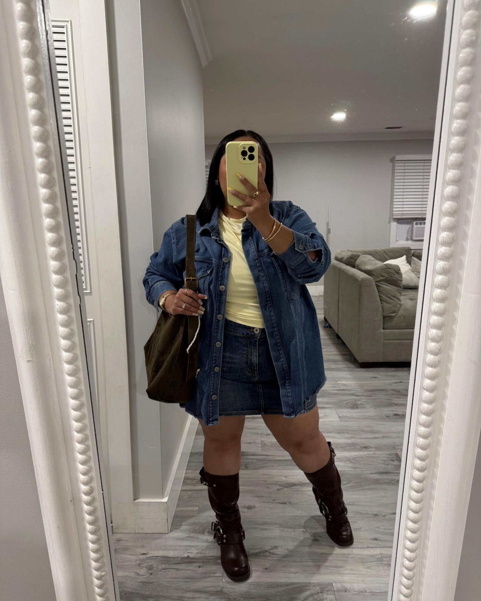 Summer outfit


denim skirt, yellow top, denim on denim 

#LTKPlusSize #LTKStyleTip