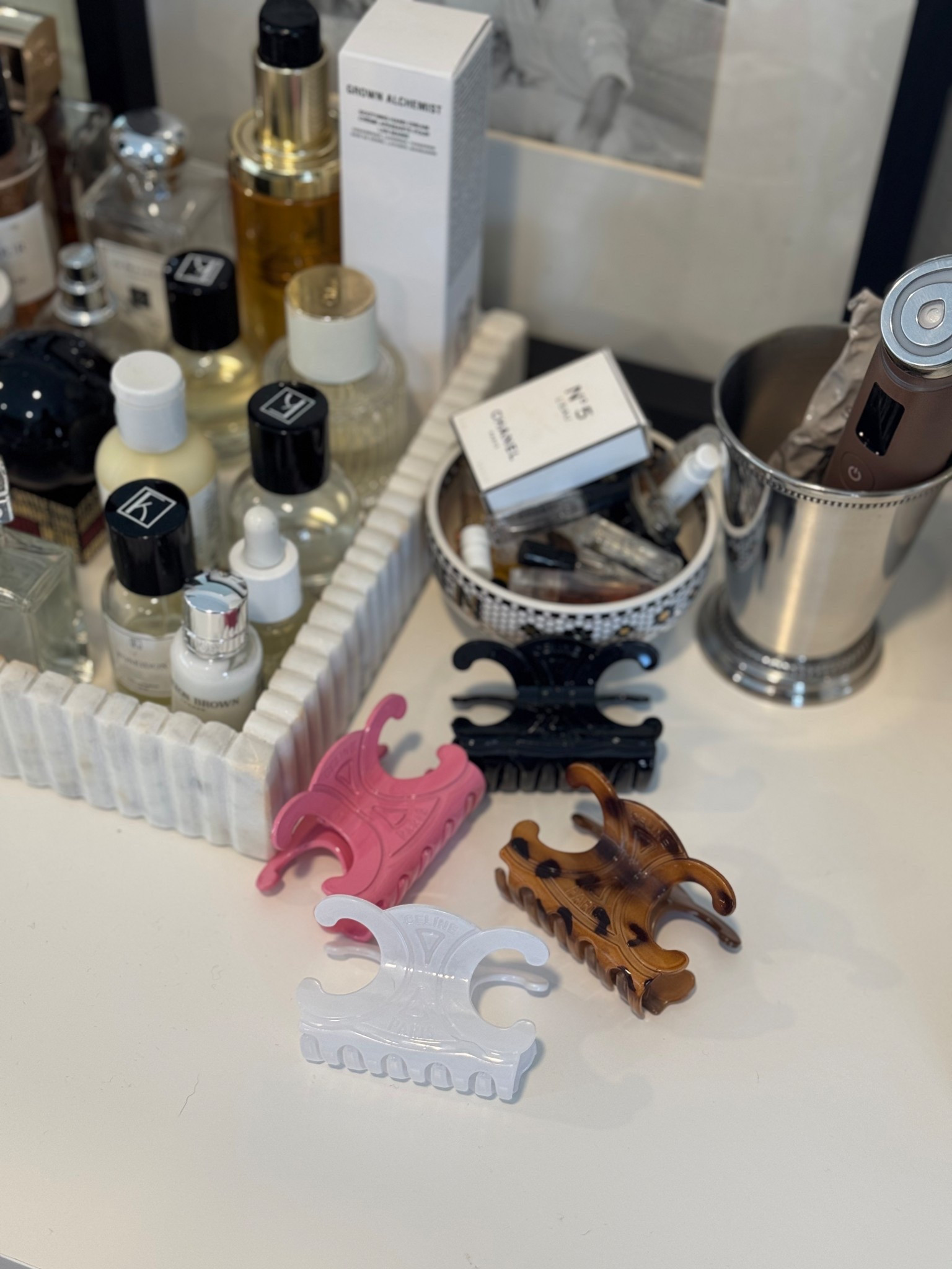 Celine inspired hair clips 🤎✨ beauty finds 

#LTKdayinmylife #LTKBeauty #LTKselfcare