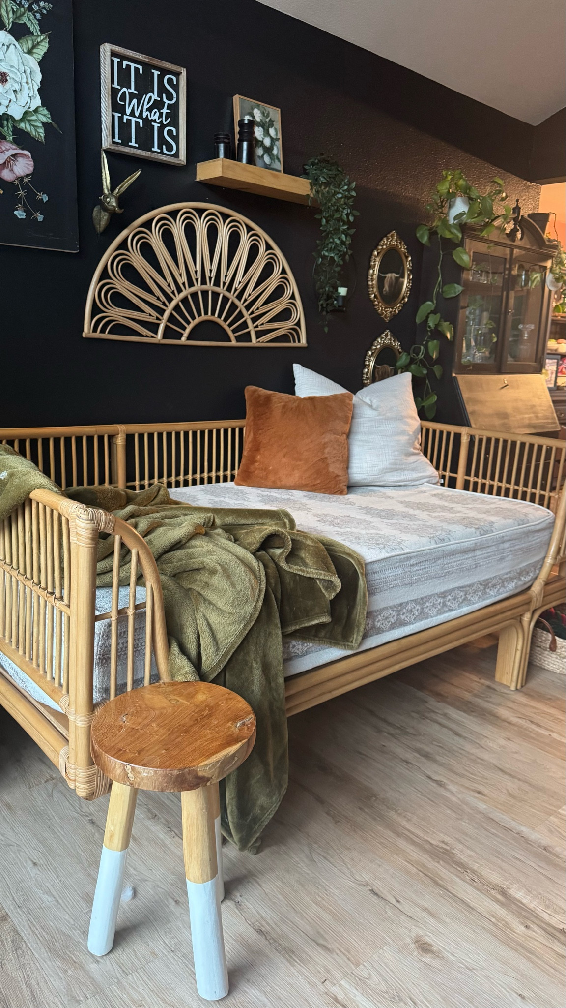 A daybed in the living room is the answer to all your problems #daybed #livingroom 

#LTKHome