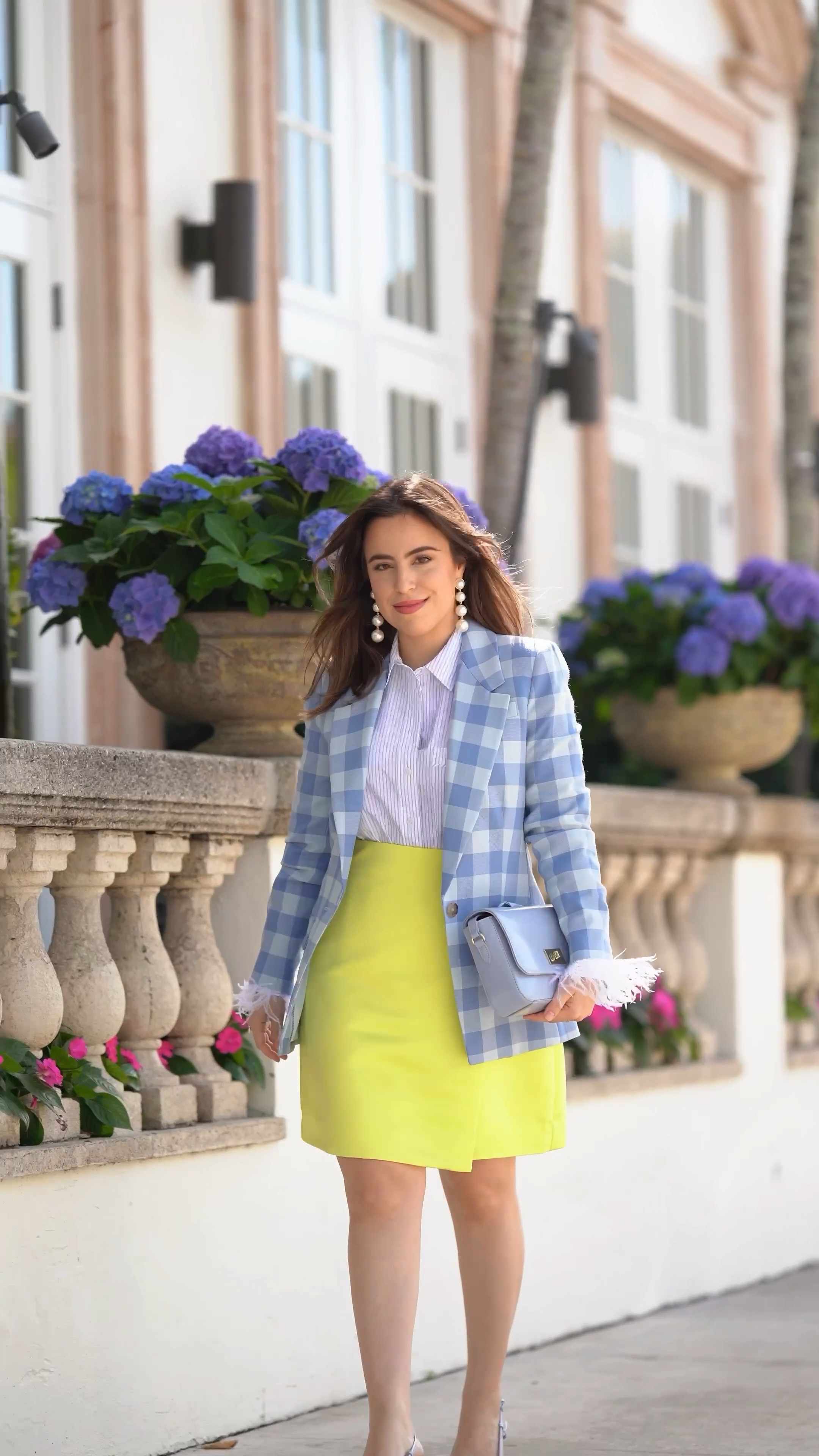 Spring colorblocking outfit idea! Love the yellow skirt paired with a blue blazer and feather shirt



#LTKSeasonal #LTKsalealert #LTKstyletip