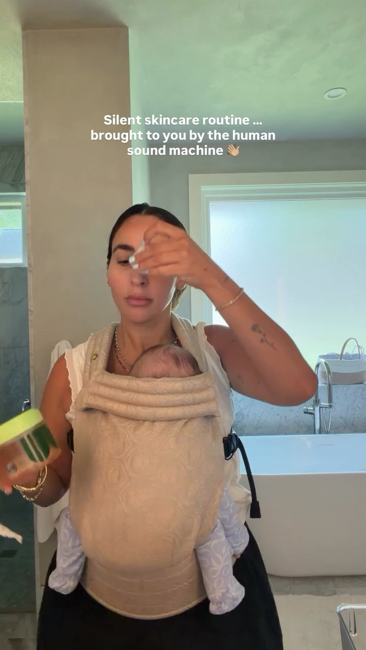 Silent skincare routine … brought to you by the human sound machine 👋🏼