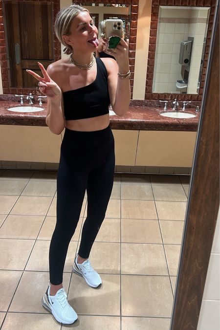 Amazon workout athleisure two piece set wear 
True to size - i wear a medium 
Nike sneakers 270 new color way - top seller 
True to size 
For high impact/workout 



#LTKfit #LTKunder50 #LTKshoecrush