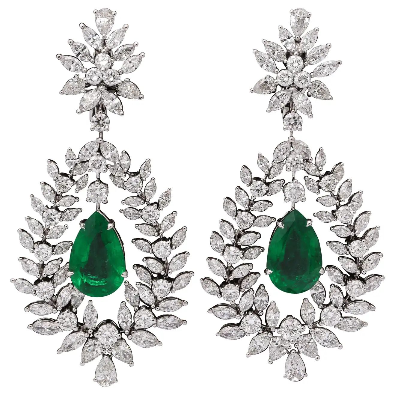 Emerald and Diamond Drop Earrings | 1stDibs