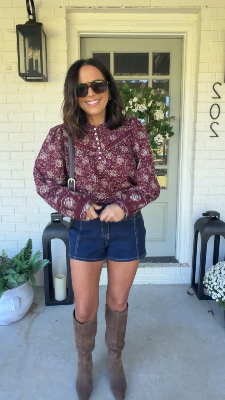 Fall outfit from Walmart 🍂 this TOP + shorts combo is SO good. Looks so expensive!! Wearing an XS/2.

#WalmartFinds #WalmartFashion #WalmartStyle #AffordableFashion #LTKfinds #FallOutfits
