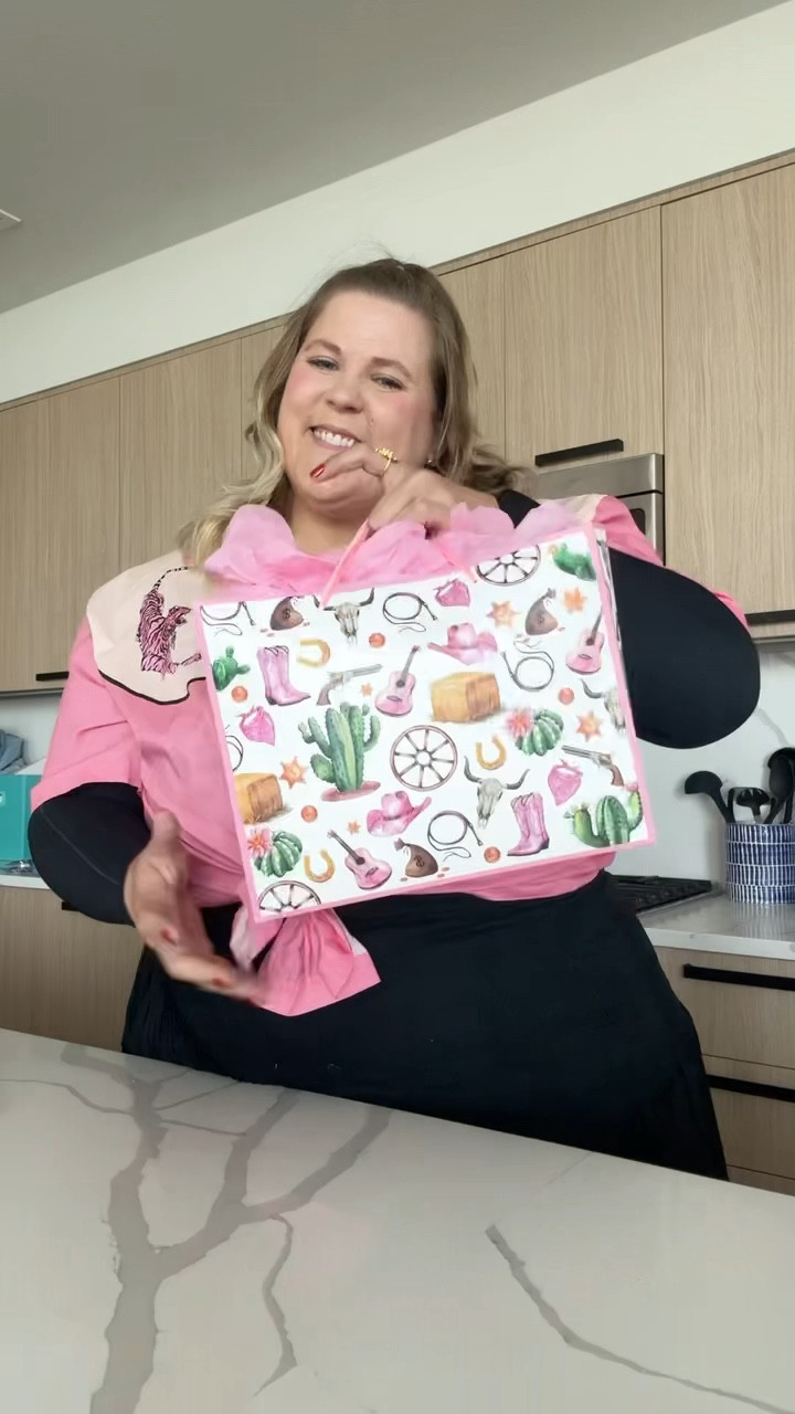 I love making gift baskets, bag, and boxes. I just like putting cute stuff in other cute stuff. Making my friends baby shower gift was no accepting to this. Since we’re in Texas I did a cute western theme. I wanted to make a nice gift because when I went through my surgeries this friend checked in on me and never judged me when I was the cancel queen. That’s true friendship there. I know she’s going to be a great mama and I want to her to know I love and support her in that new adventure.

Some advice a friend gave me awhile ago is to buy clothing for a year in advance. New moms get lots of new born clothing, so intentionally buying 9-12 month sized clothing helps set mom up for the future.

Also, did I coordinate my outfit with the gift? Absolutely. Like I’ve always said, I love a good theme. 🤠

#LTKKids #LTKBaby #LTKFindsUnder50