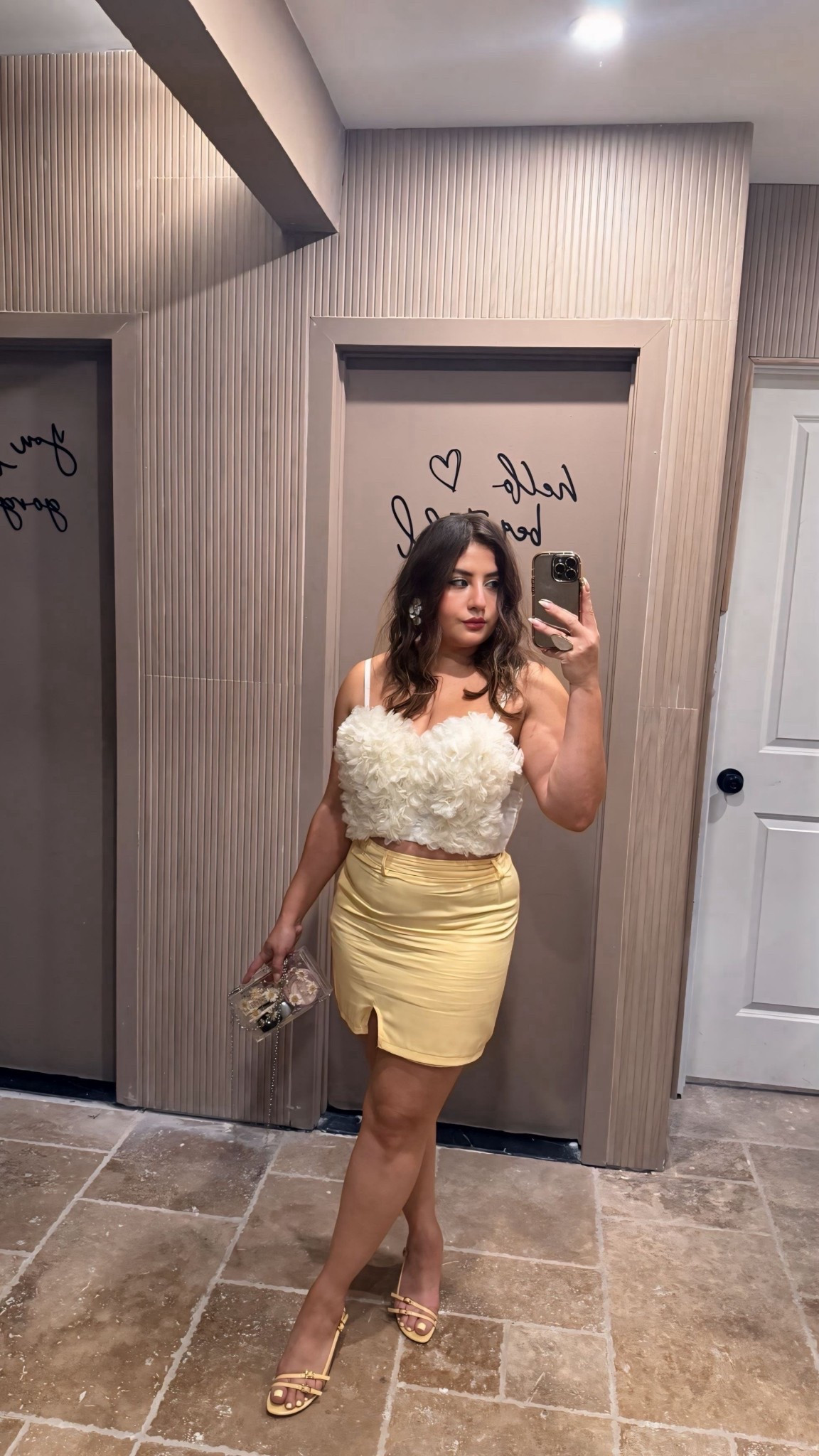 Like a daisy 🌼

Exacts : top, skirt (part of blazer set) and bag @fashionnova
Kitten heels @Zara 

#springfit #butteryellow #easteroutfit #easter #spring

#LTKPetite #LTKootd #LTKSeasonal