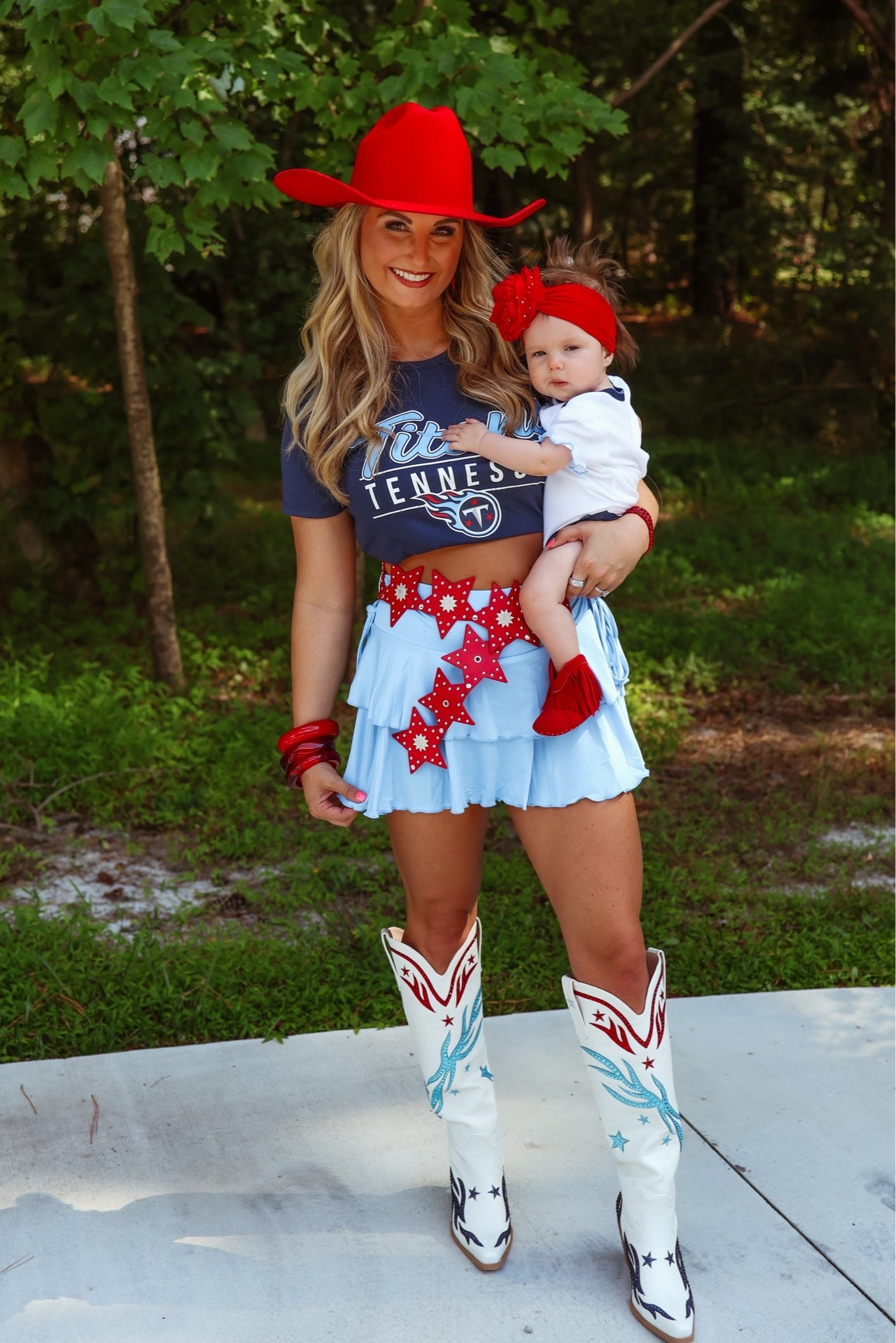 Titan up with @wetkiss_boots 🩵❤️ the gameday boot collection is UNREAL y’all! Use code “Amber” at #wetkiss 🏈 👢

“Titan” for 🔗

#cowgirlboots #westernfashion #gamedayboots #titanup

#LTKootd #LTKU #LTKSeasonal