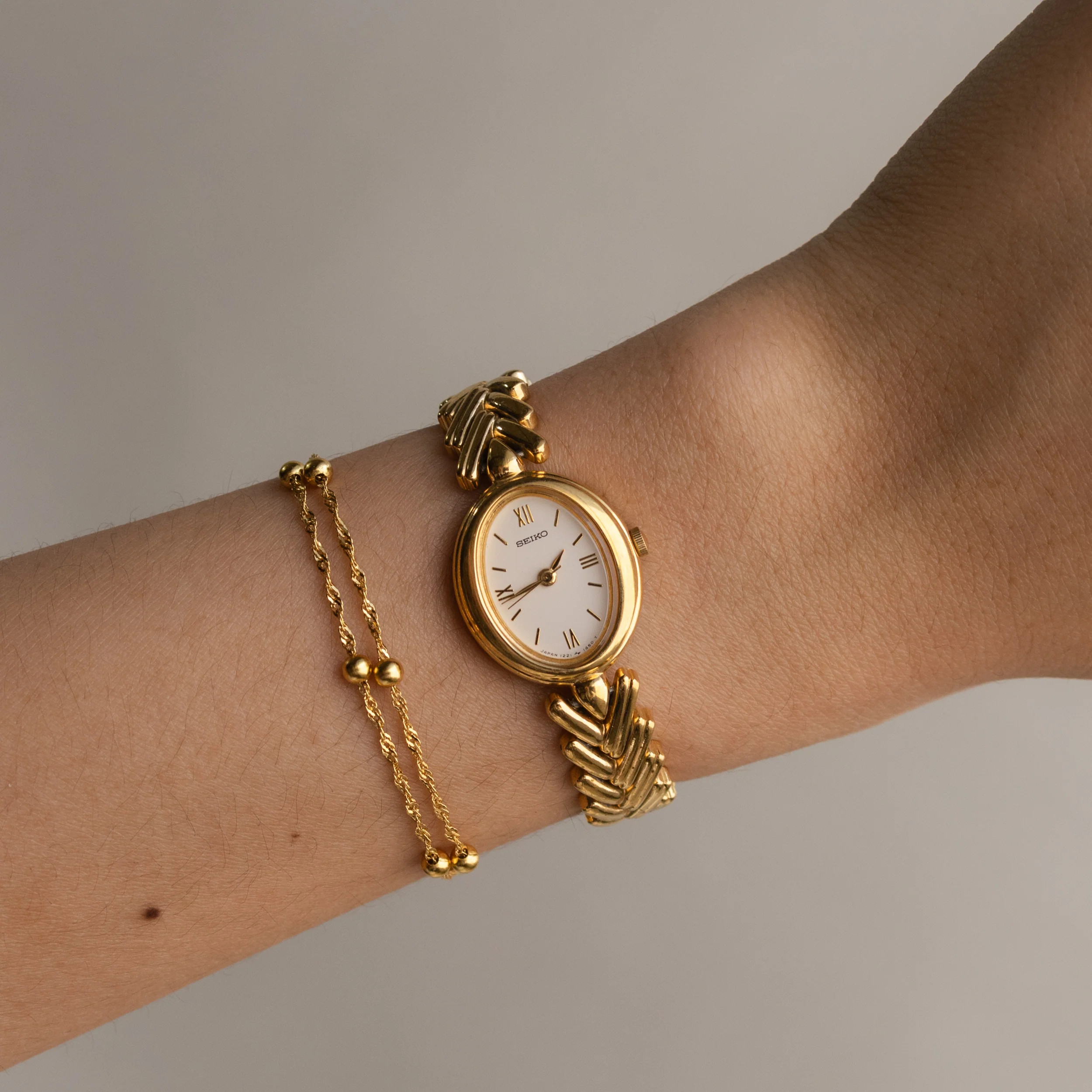 Vintage Seiko Oval Pointed Gold Watch | Caitlyn Minimalist