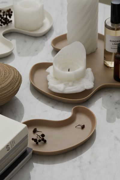 Small stoneware tray | H&M (UK, MY, IN, SG, PH, TW, HK)