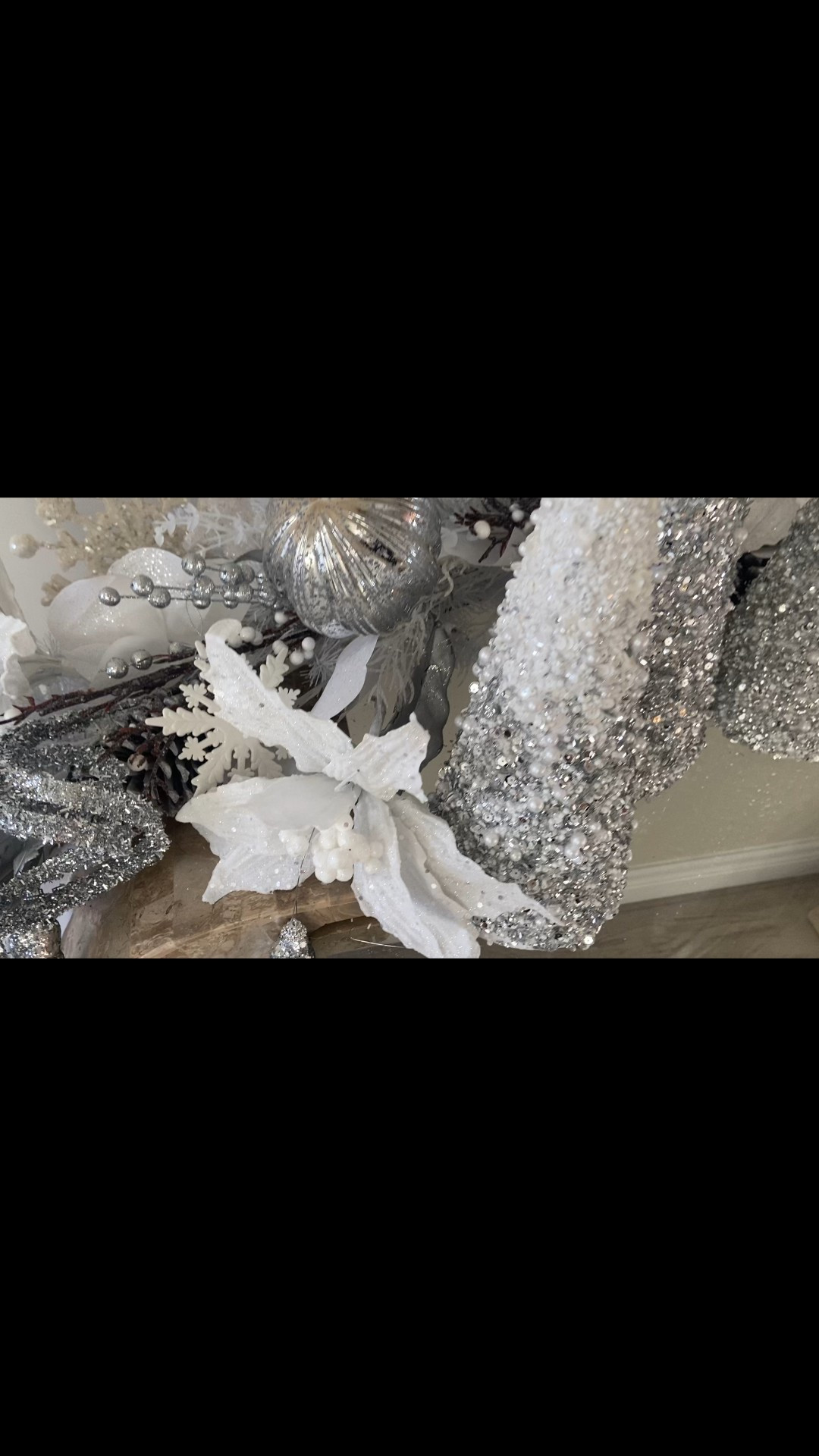 #WhiteChristmas #WhiteAndSilverChristmaDecor #ChristmasDecor #HolidayGlitter

#LTKhome #LTKholiday #LTKwinter