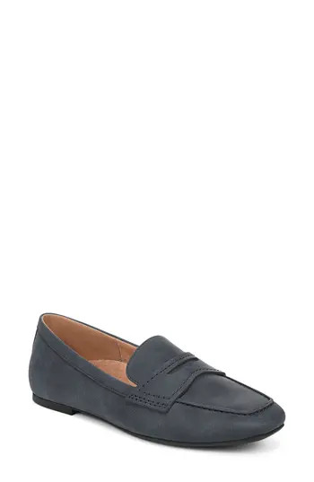 Vionic Halina Penny Loafer in Navy Blazer at Nordstrom Rack, Size 6.5 | Nordstrom Rack