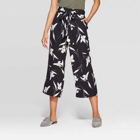 Women's Floral Print Regular Fit Mid-Rise Crop Pants - A New Day™ Black/White | Target