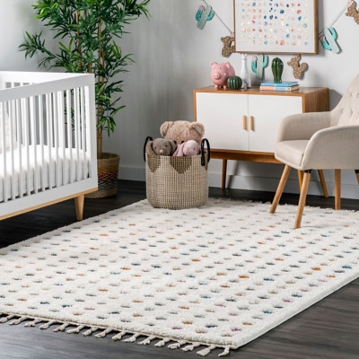 nuLOOM Behati High-Low Polka Dot Tassel 4' x 6' Rug, Beige | Ashley Homestore