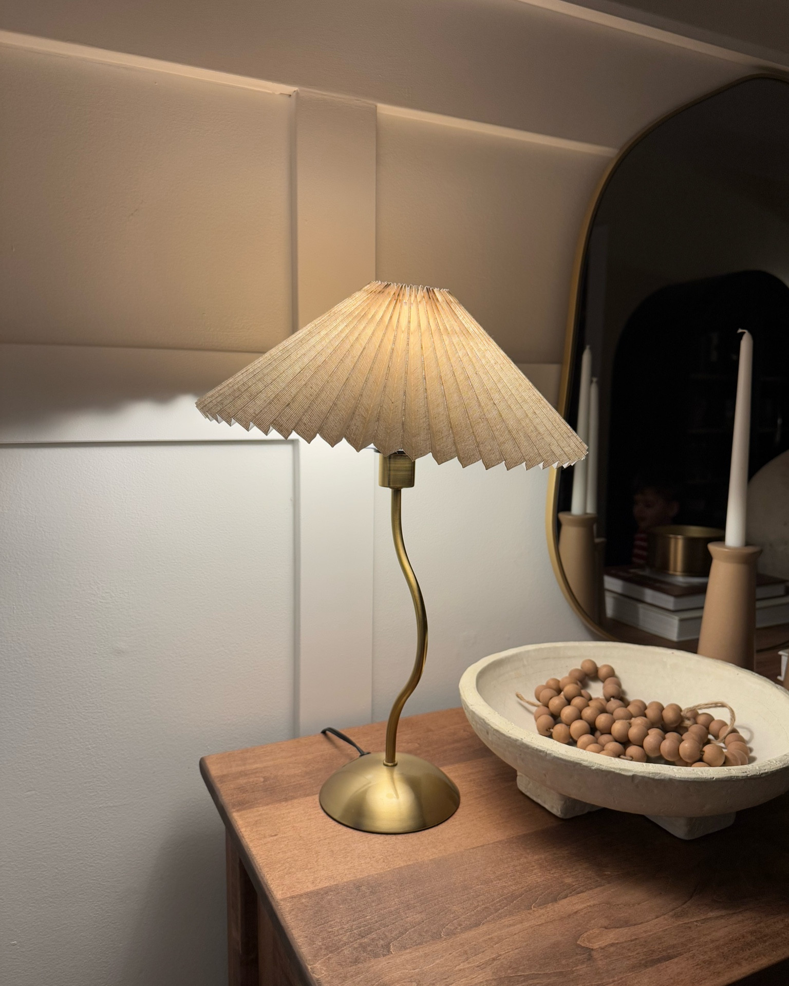Gold lamp with pleated lamp shade 👌🏼 have had this for a bit and love! The wavy gold is so pretty 🤩🤩 

Amazon home find, Amazon favorites, Amazon lamp, entryway lamp, gold lamp, pleated lamp shades 

#LTKFindsUnder50 #LTKHome