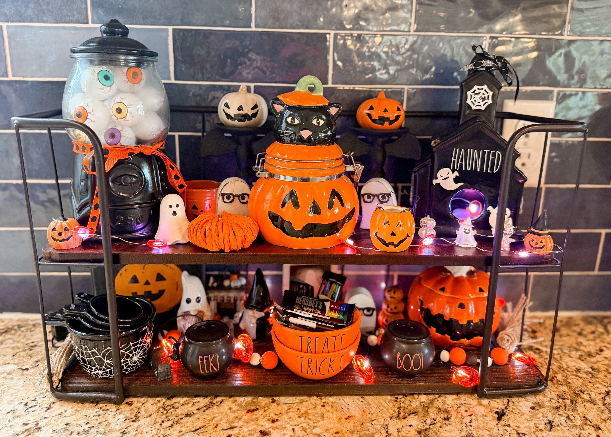 Halloween Tray Decor - black and orange 

#halloweentray #halloweentieredtray #halloweentraydecor #raedunnhalloween #targethalloween #targetgumballmachine #blackandorange #raedunn #farmhousehalloween #codeorange

#LTKStyleTip #LTKHome #LTKSeasonal