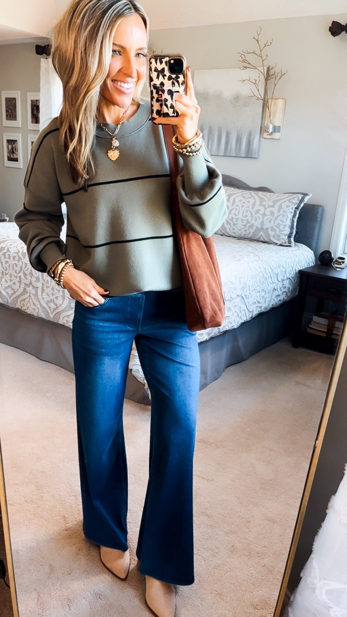 Adorable wide leg jeans that feel like you’re wearing sweatpants!! With a Comfortable stretch that’s great for all day wear 🙌Perfect for a comfy yet stylish look. Wearing 31” inseam, I’m 5’5”

#LTKootd #LTKSeasonal #LTKPetite