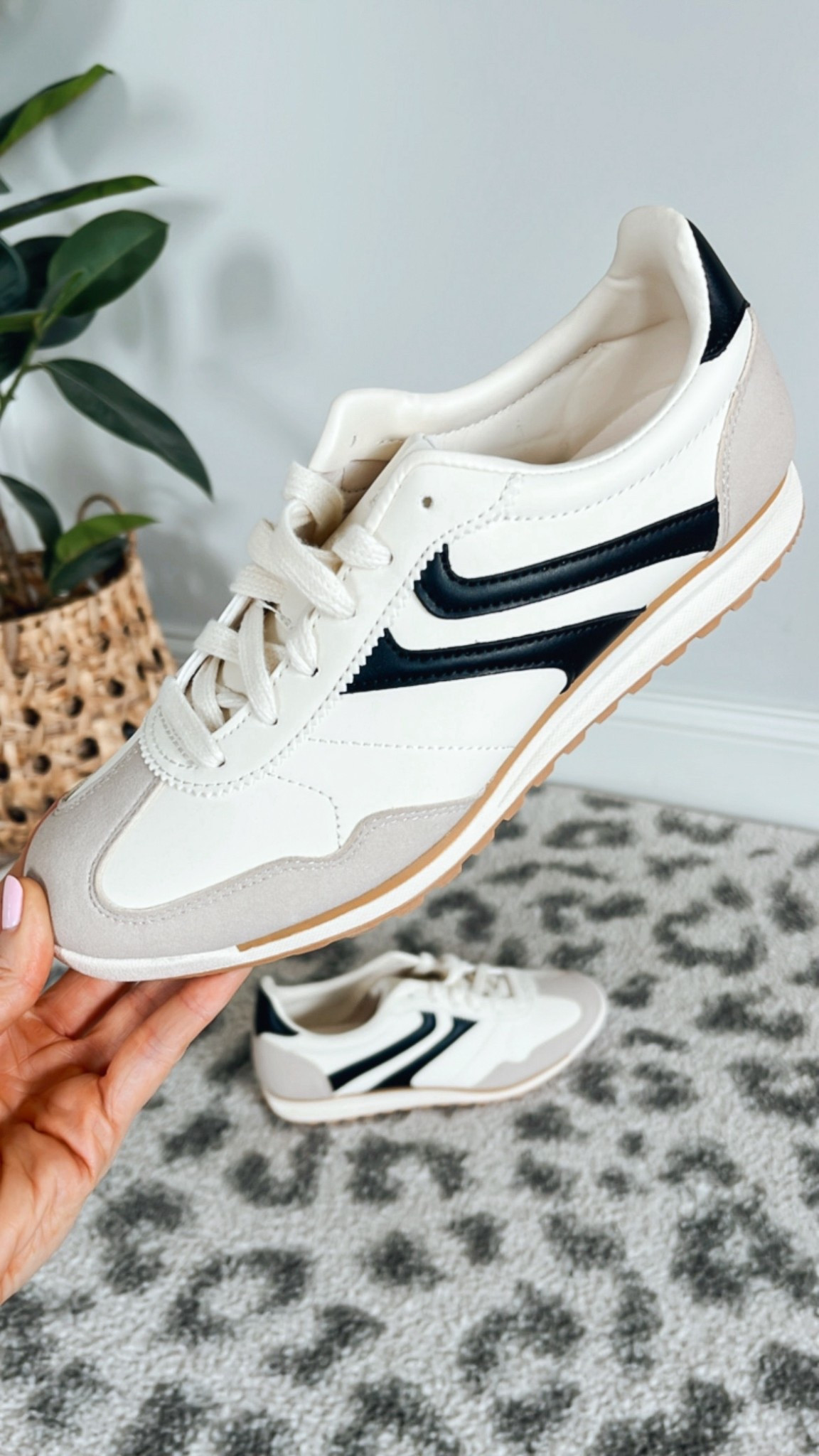 #walmartpartner
#walmartfashion
@walmartfashion
Love these retro sneakers! They look so cute styled with any casual / athleisure outfit. TTS & comfy 👌  

#LTKShoeCrush #LTKStyleTip #LTKFindsUnder50