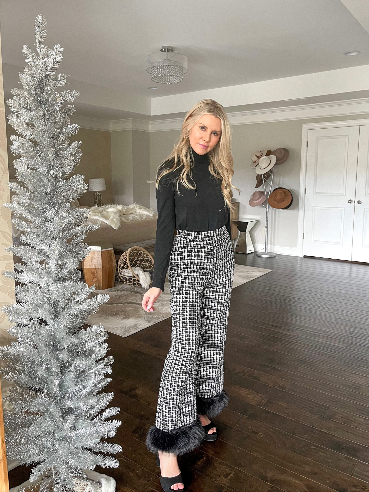 Love these faux fur trim tweed pants!

Christmas outfit, holiday outfit, high waisted pants, turtleneck, Shein 

#LTKunder50 #LTKstyletip #LTKSeasonal