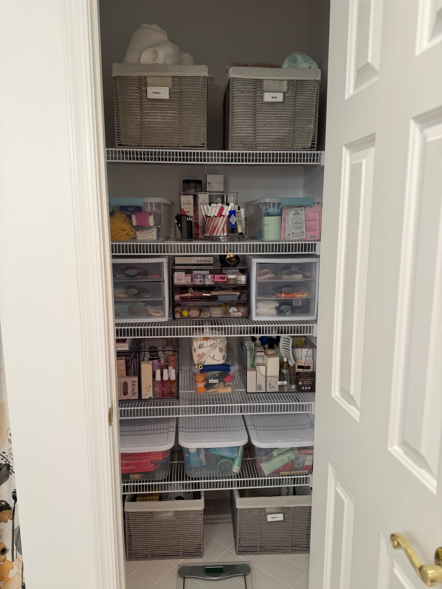Bathroom closet nesting project … finally complete! 🙌


#homeorganization #homeprojects #nesting #thirdtrimester

#LTKSaleAlert #LTKHome #LTKBeauty