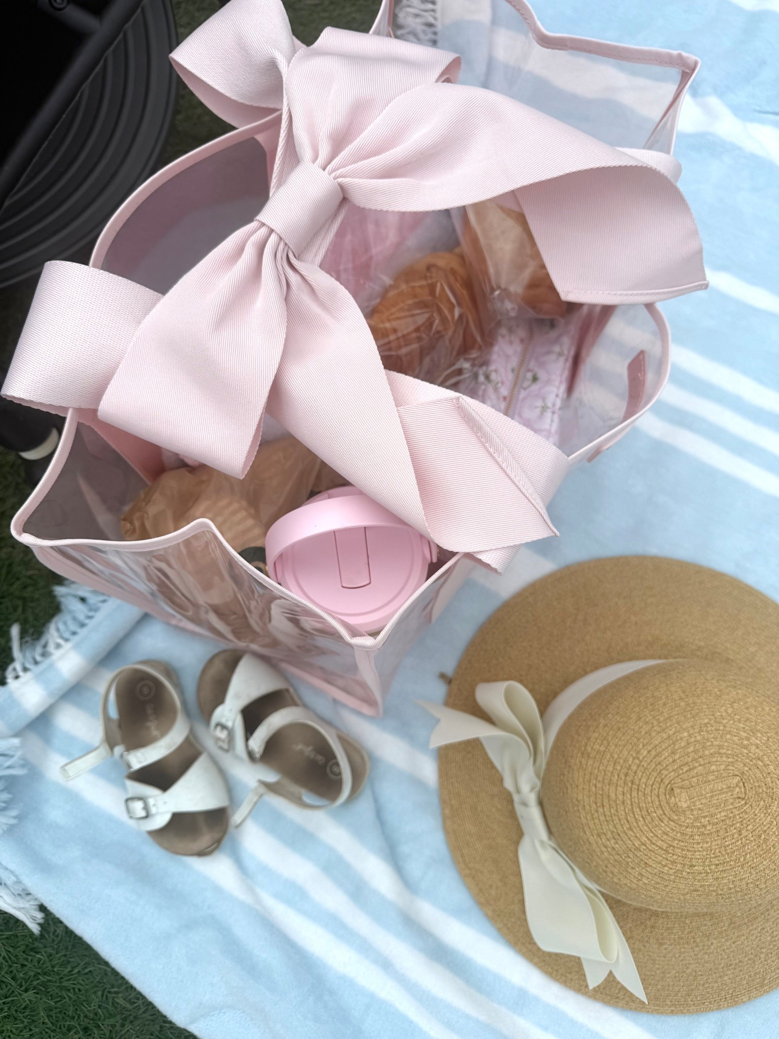 The cutest summer bag!! Took it for a spin at the farmers market. Can’t wait to use it all summer! Would be such a cute graduation gift or gift for Mother’s Day  

#LTKGiftGuide 

#LTKSeasonal