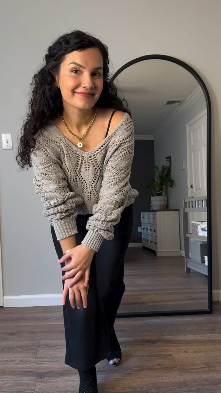 This is my one of favorite postpartum looks🫶

Whole outfit is affordable from @amazon 

✅ To shop this reel comment “LINK” below 
And I’ll send you all the outfit details.

or

✅ The link to shop is also in my stories and in my bio.
.
For more inspiration hit Follow
To reference this look hit Save
#affordablefashion #amazonfinds #casualstyle #bumpfriendly #grwm #whattowear #ootdstyle #postpartum #cullotes #jeans #sweater #sweaterweather #ootd #ltkit #amazonfashion