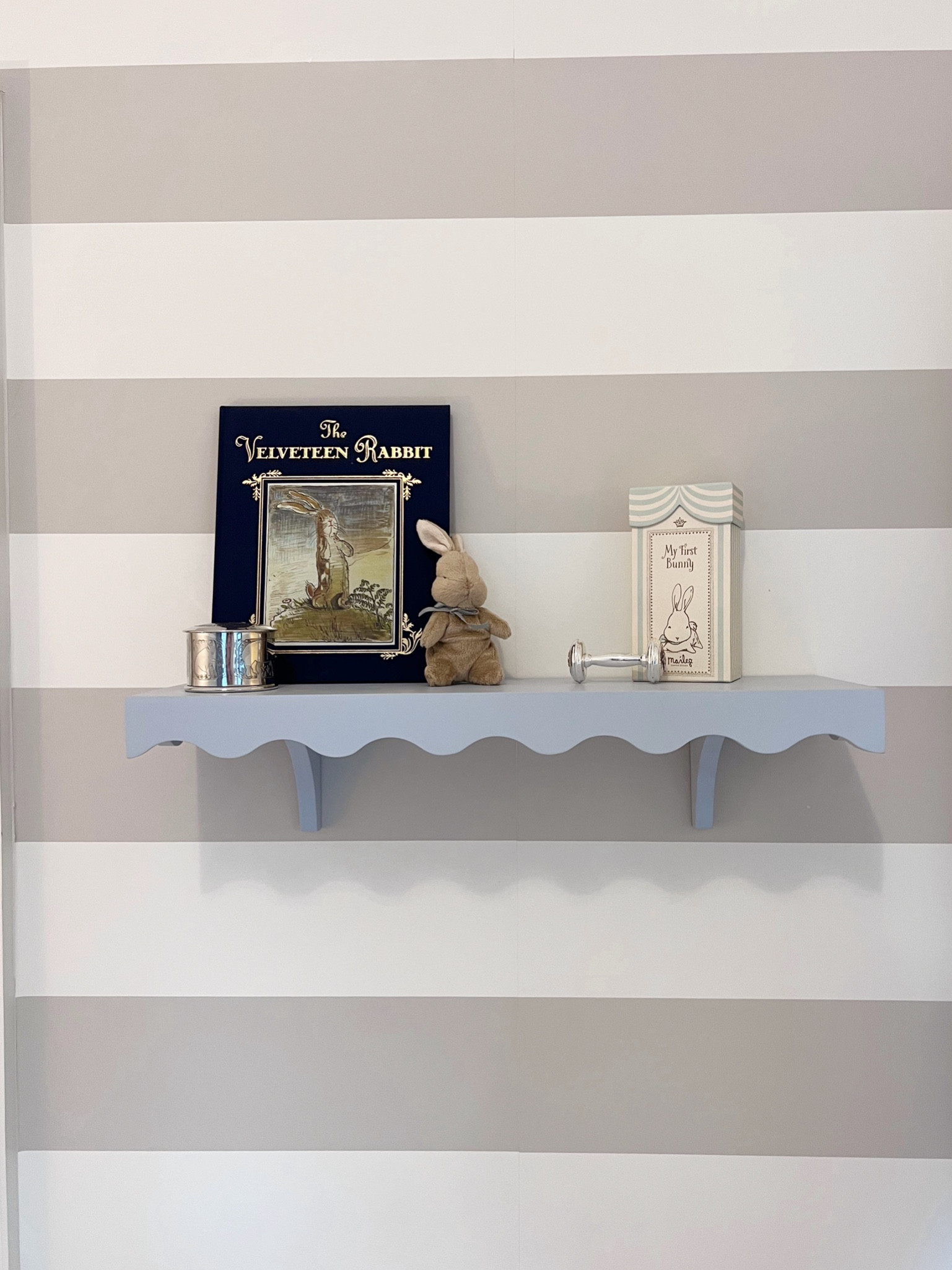 Baby shelf 🤍 I ordered two of these shelves but one came damaged so we are making one work! Love the sweet sweet bunnies 🐰

#LTKhome #LTKbaby #LTKfindsunder100