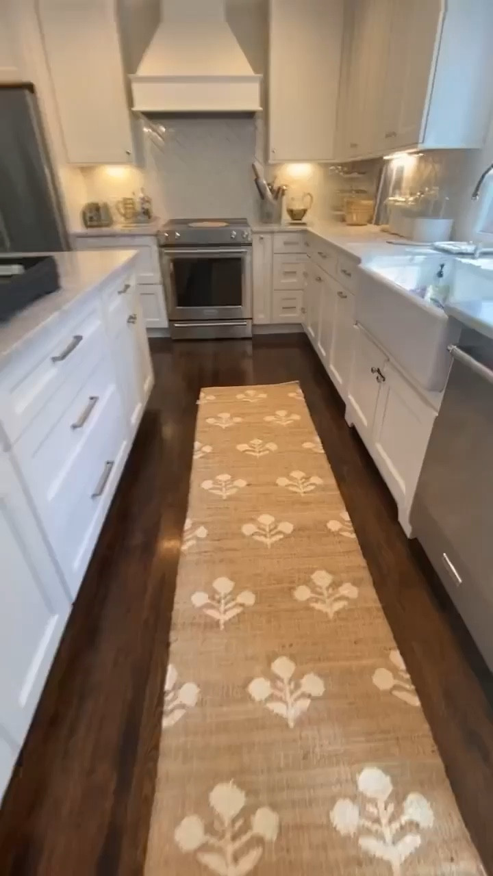 This Erin gates rug is online and the best prices 💙