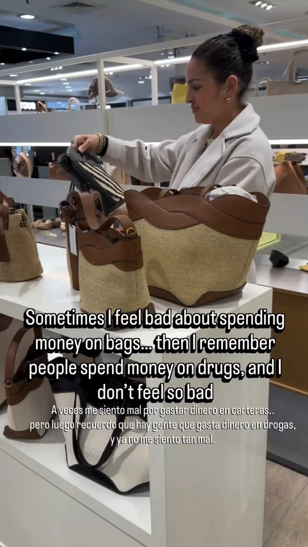 Sometimes I question buying another bag… but then I remember there are much worse habits to have. At least my “problem” comes with a cute accessory.

And when you’re in Spain, a visit to El Corte Inglés is basically mandatory. You go in for a quick look… and somehow leave thinking about your next bag.

Fashion should be fun, and a great bag can completely elevate any outfit.

Follow for more outfit inspiration and fashion finds.

A veces me cuestiono comprar otro bolso… pero luego recuerdo que hay hábitos mucho peores. Al menos mi “problema” viene con un accesorio lindo.

Y cuando estás en España, una visita a @elcorteingles es casi obligatoria. Entras “solo a mirar”… y sales pensando en tu próximo bolso.

La moda debe ser divertida, y un buen bolso puede elevar cualquier outfit.

Sígueme para más inspiración de outfits y fashion finds.

#funnyfashionreel #ootd #shoppingismyhobby #fyp 

handbag lover, designer bag inspiration, handbag collection, fashion humor, shopping humor, bag obsession, purse lover, fashion lifestyle, everyday style inspiration, luxury department store shopping, Spain shopping experience, outfit and accessories inspiration, fashion creator content, stylish accessories, retail therapy
amante de los bolsos, inspiración de bolsos, colección de bolsos, humor de moda, humor de compras, obsesión por los bolsos, amante de carteras, estilo de vida de moda, inspiración de outfits diarios, compras en España, experiencia de compras en tiendas departamentales, inspiración de accesorios, contenido de creadora de moda, accesorios con estilo, terapia de compras