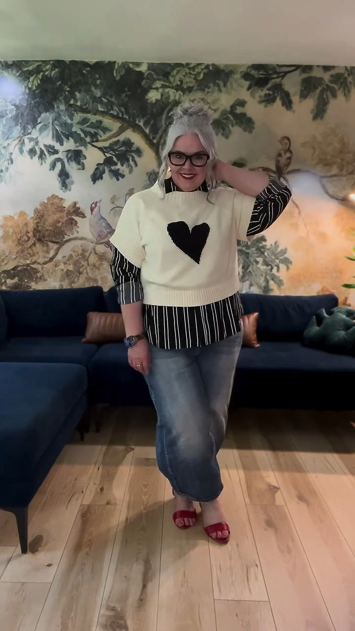 Omgggggggg 🖤🖤🖤🖤🖤
Wearing XX in both tops. 
#fashion #over50fashion #midsizefashion #OOTD #over50style