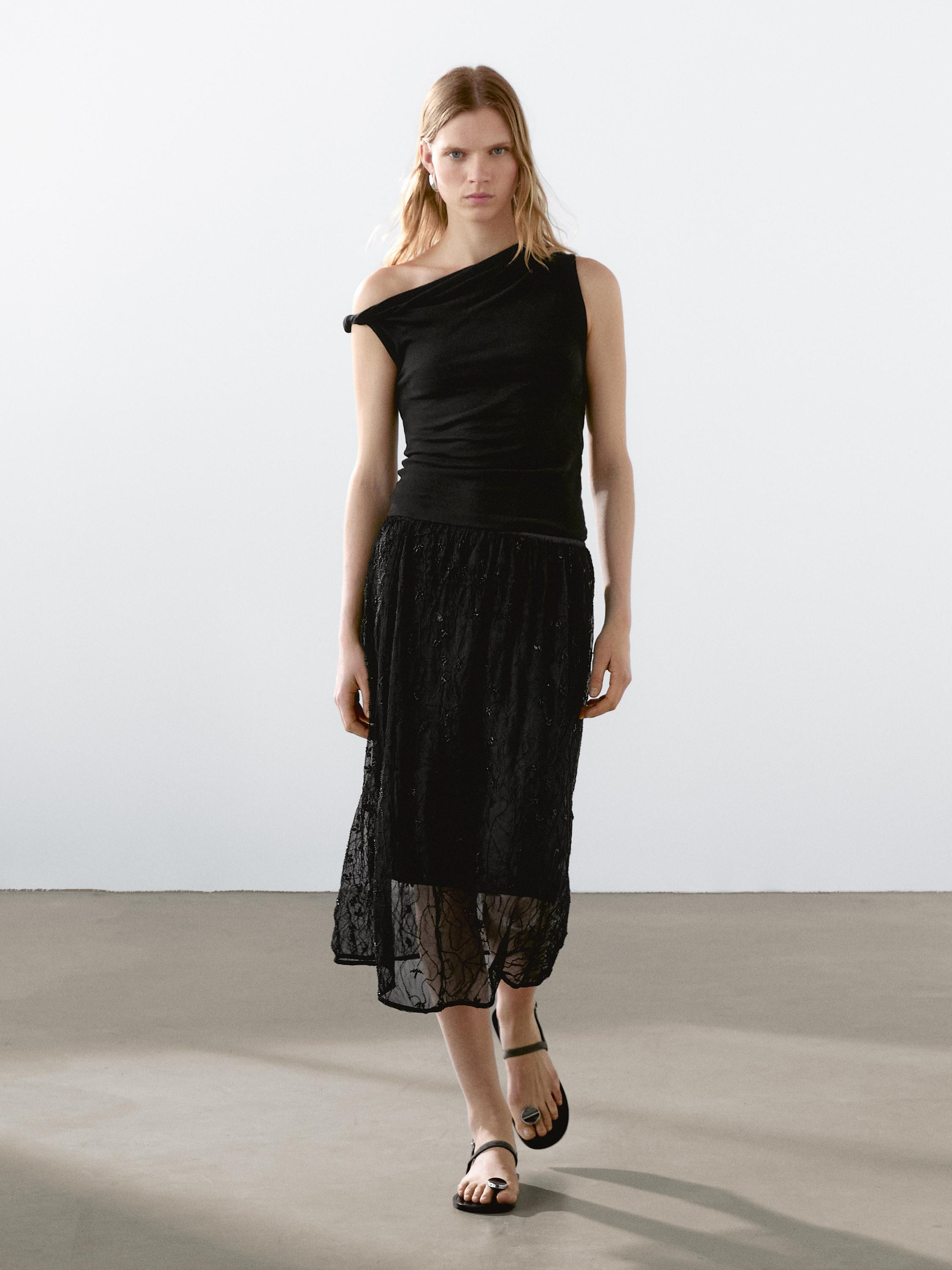 Knit top made of 100% cotton fabric. Asymmetric trim detail . Gathering detail on the shoulder ar... | Massimo Dutti UK