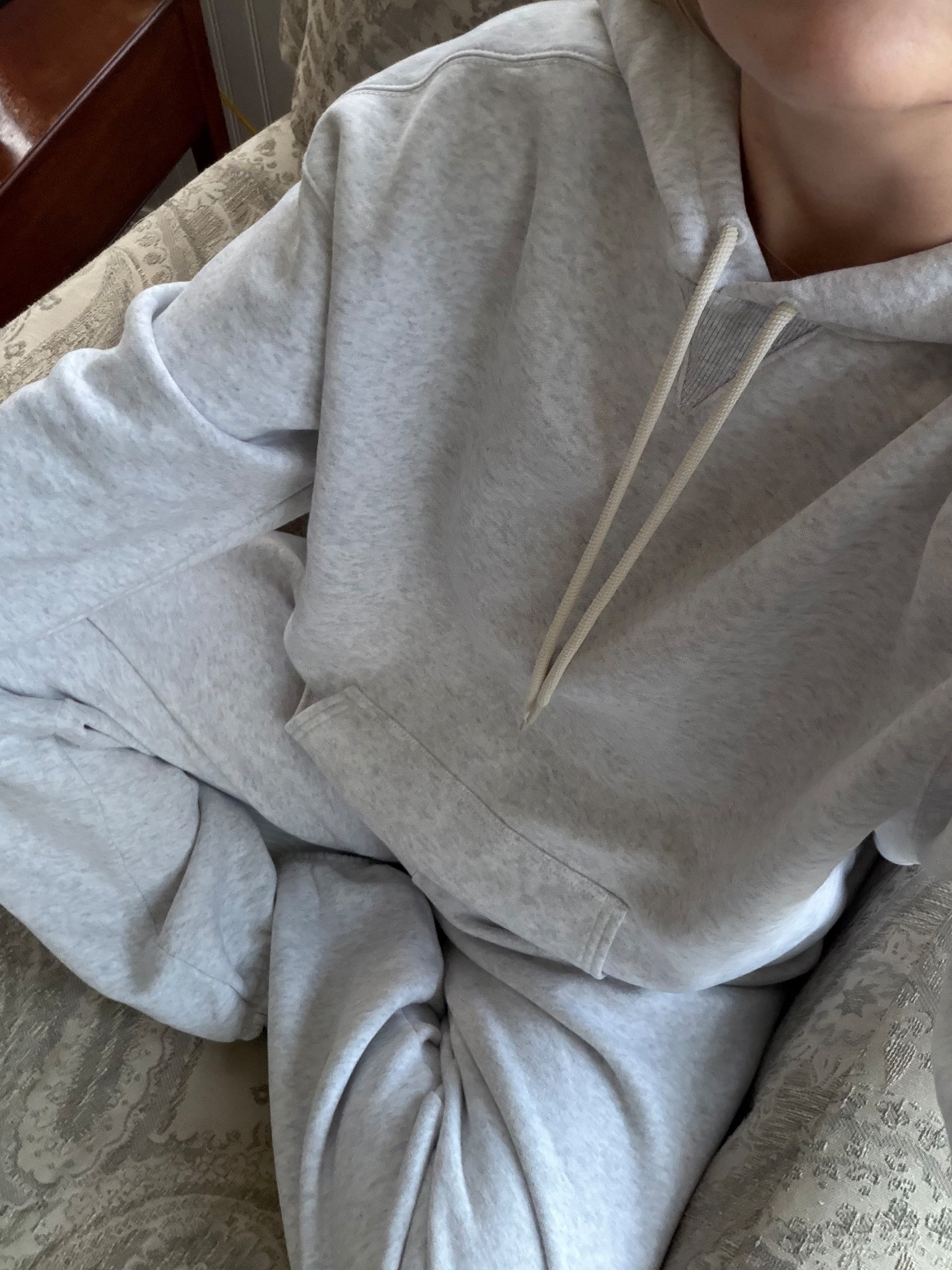 Sweatpants / sweatshirt on sale for Black Friday!