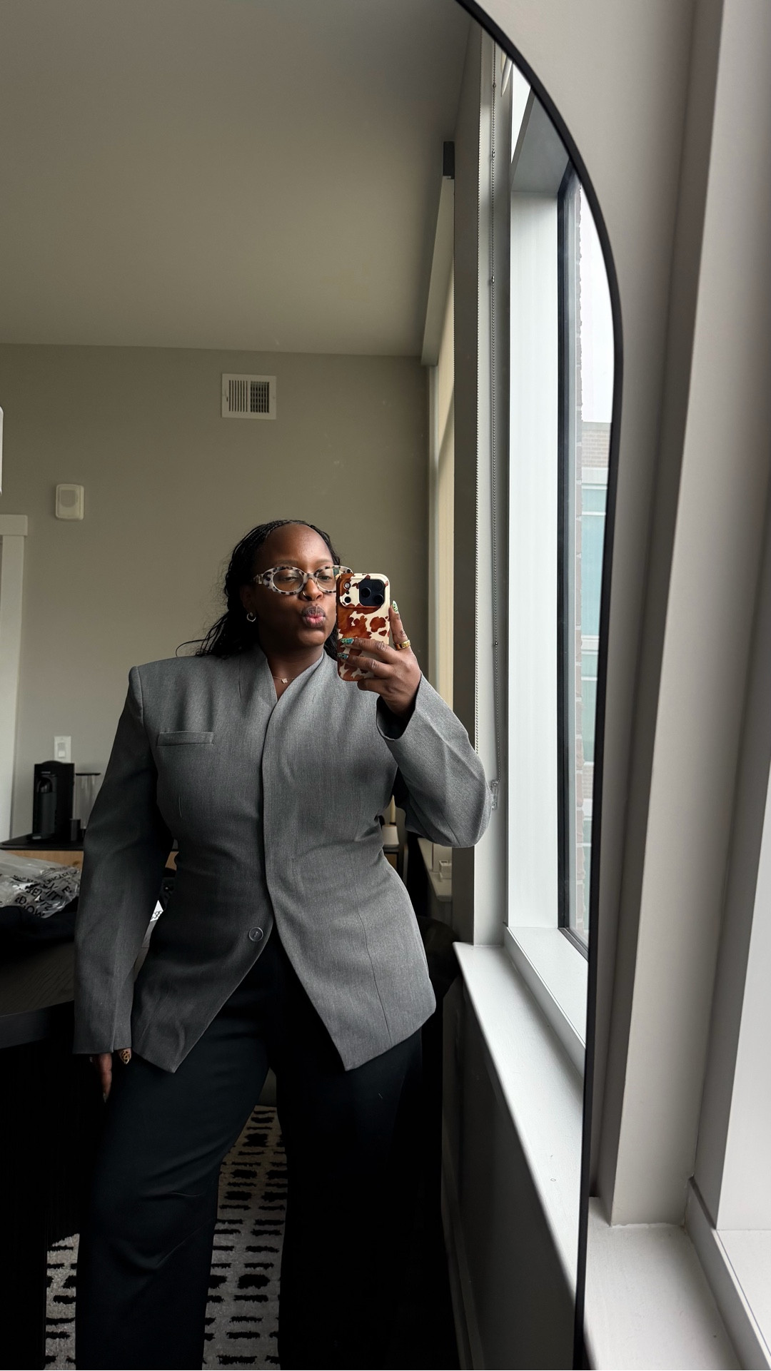 this blazer is everything! Love the silhouette and cinched waist

Got it in a size 12 & I did in fact get
it in black 

#LTKMidsize #LTKFindsUnder100 #LTKStyleTip