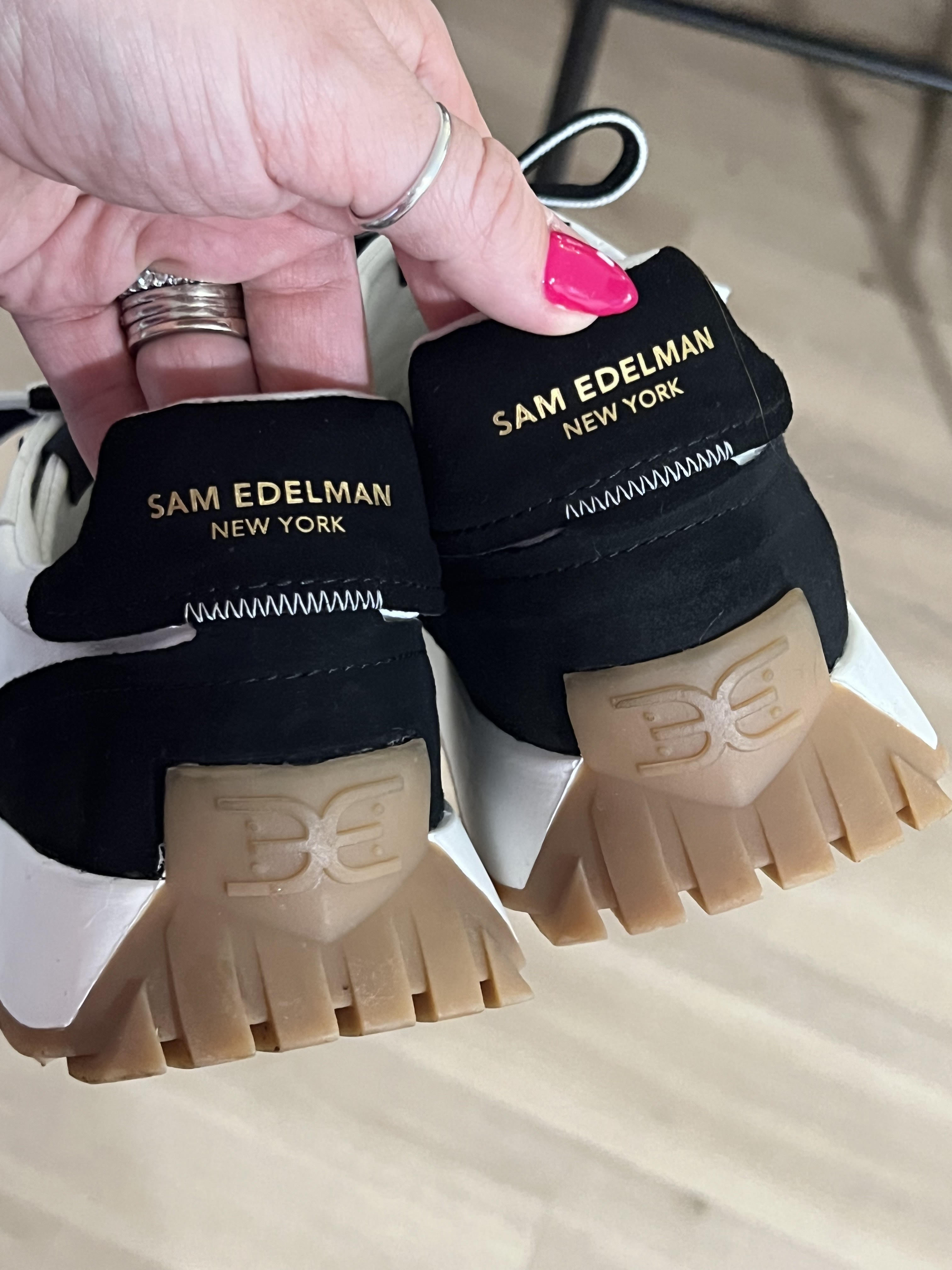 These sneakers are back in stock, just in time for winter! I love the soles on these because they keep me from slipping on ice here in Montana! They’re an outfit staple as well. 

#LTKFindsUnder100 #LTKShoeCrush #LTKStyleTip