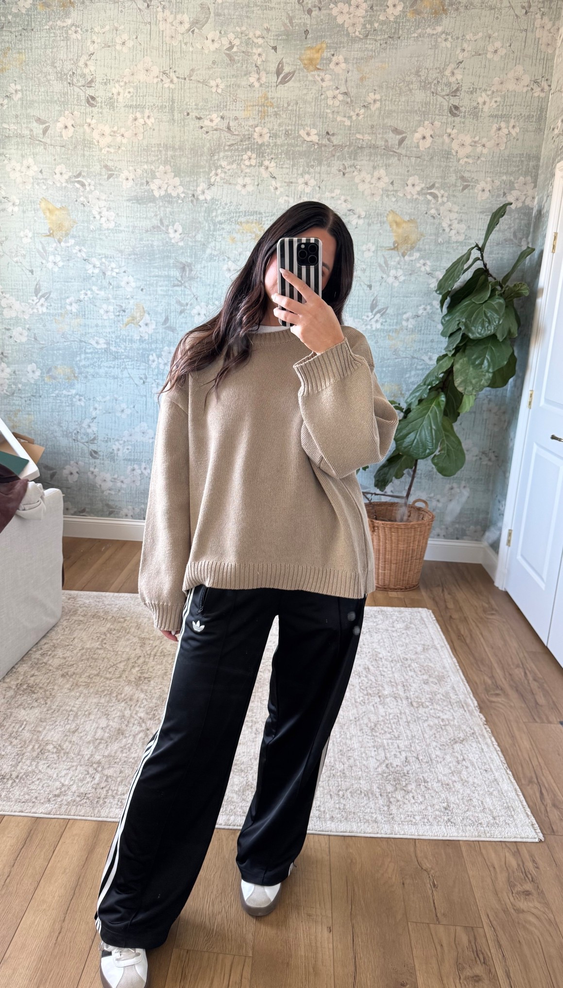 Casual mom style 

#LTKSaleAlert #LTKootd #LTKTravel