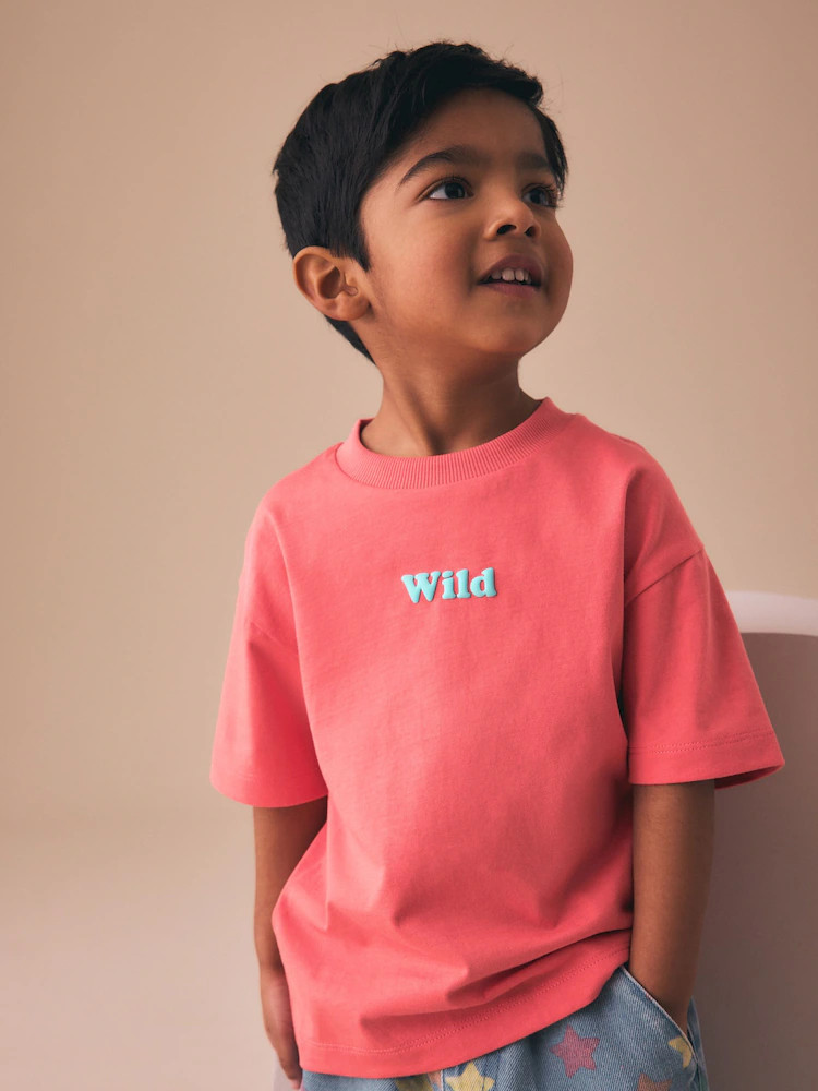 Slogan in Korallenrosa und Wild - Kurzarm-T-Shirt mit kleiner Grafik (3Monate\u20138Jahre) | Next EU