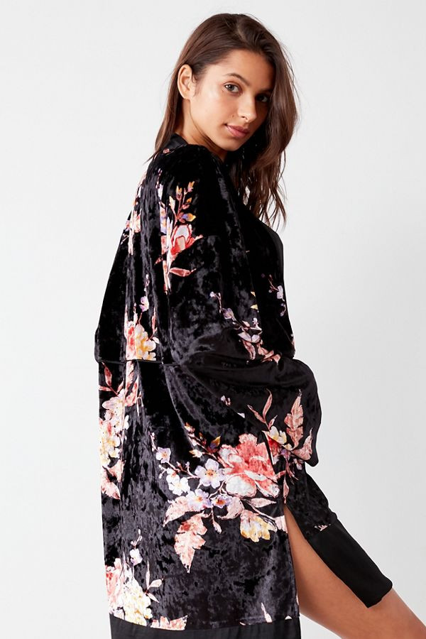 Out From Under Floral Velvet Robe | Urban Outfitters (US and RoW)
