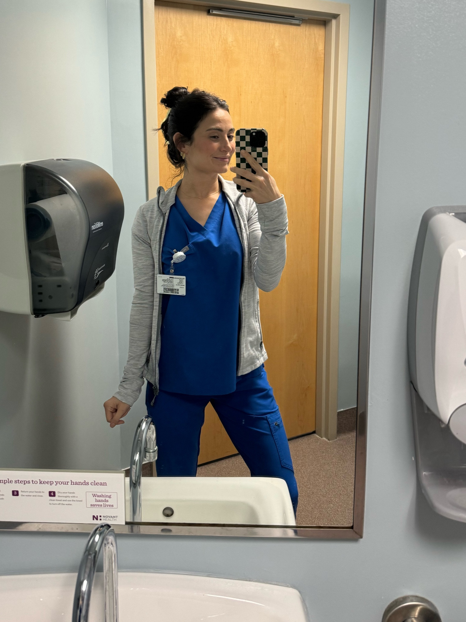 Amazon scrub fit jackets for fall🍂🫶🏻

#LTKStyleTip #LTKWorkwear #LTKSeasonal