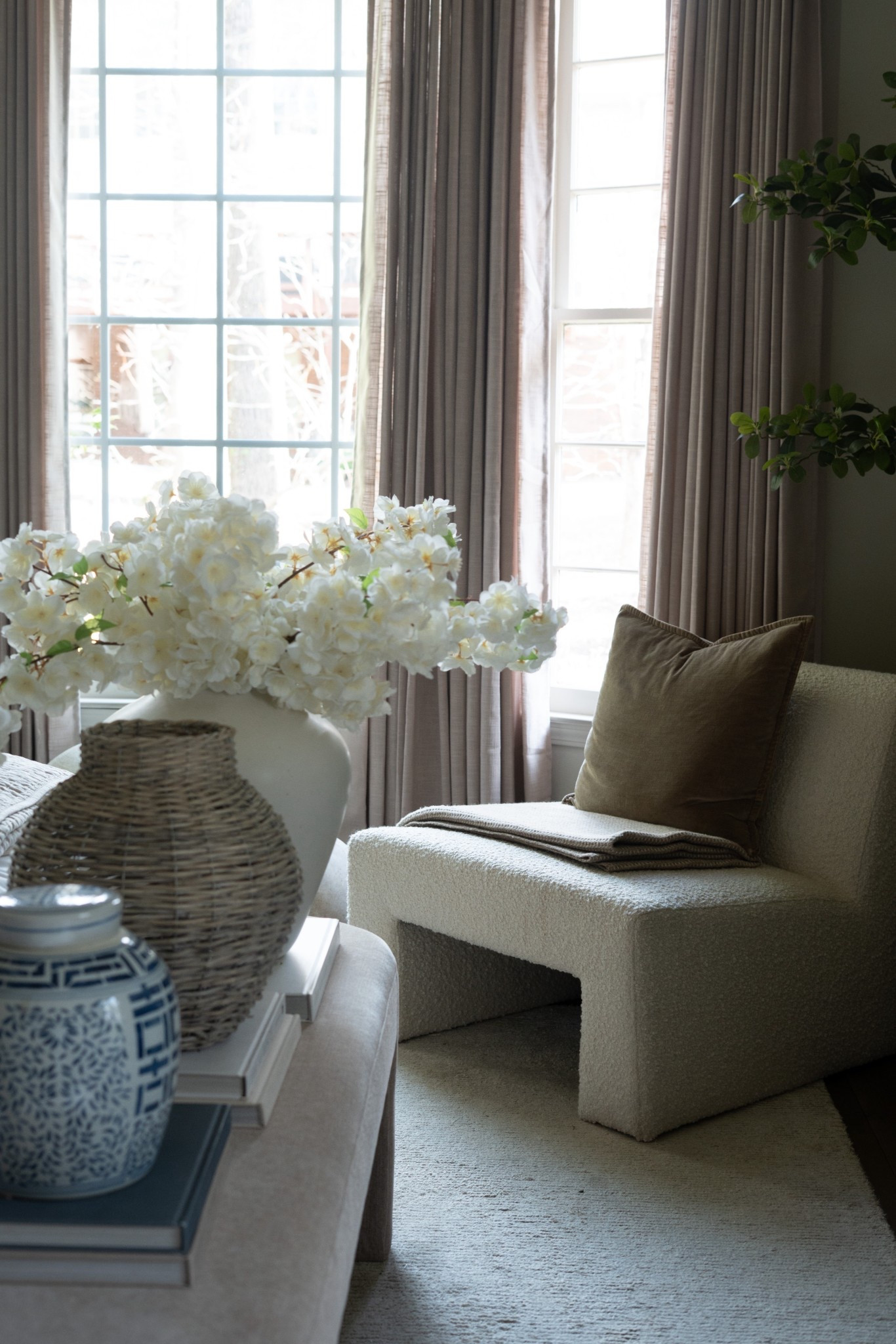 Every room needs a spot to sit and dream and read and catch up! XxV 

#LTKSaleAlert #LTKHome #LTKSpringSale